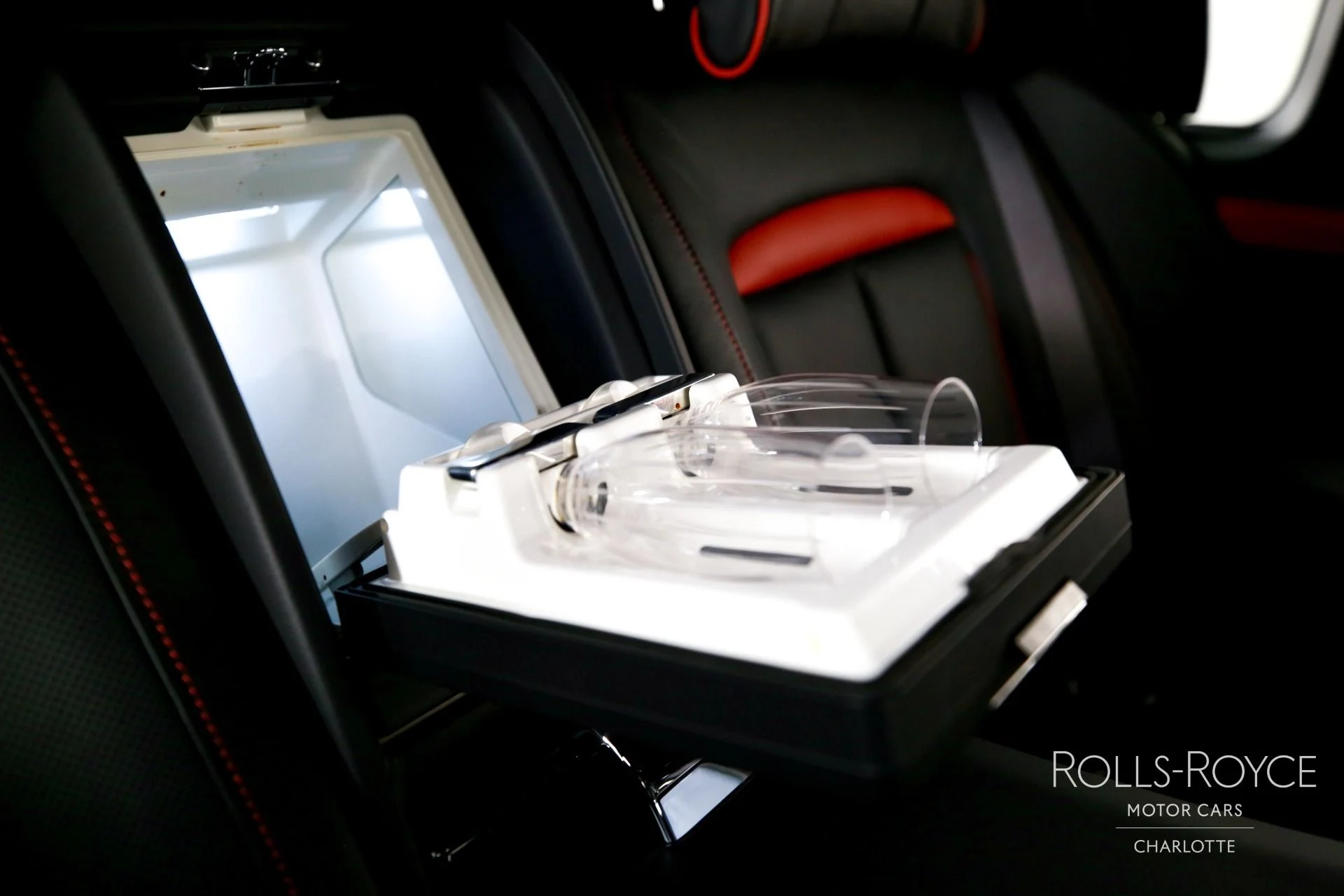 mph031_2121042500_Used_2022_Rolls_Royce_Black_Badge_Cullinan_1769449114_2a6353fe49