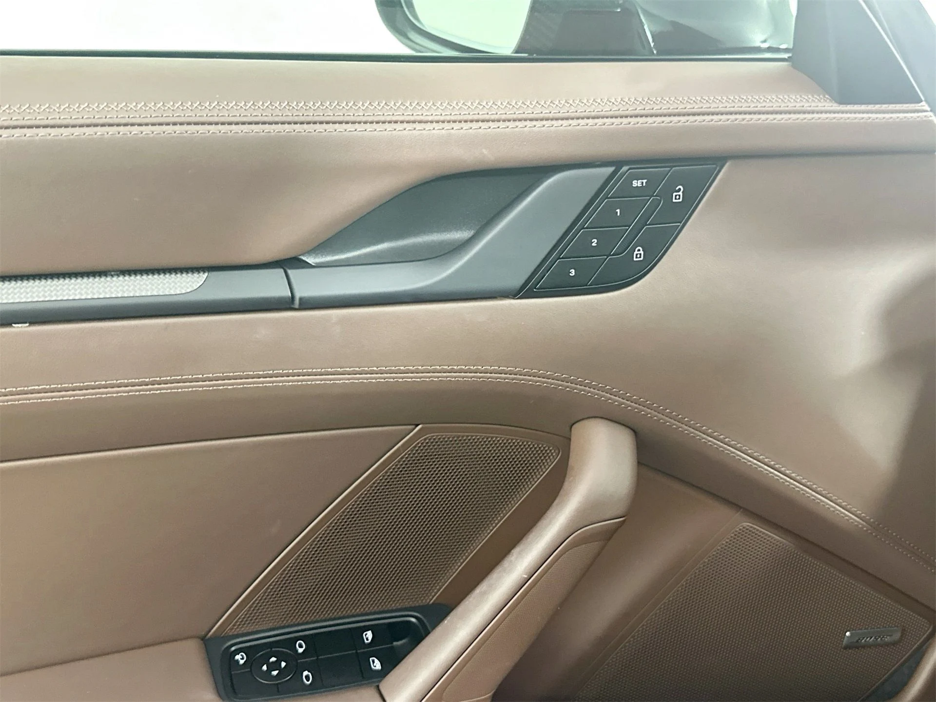 mph031_2128242349_48f094b827f5a0d4270bbc888a659ebd_18fe8952ab