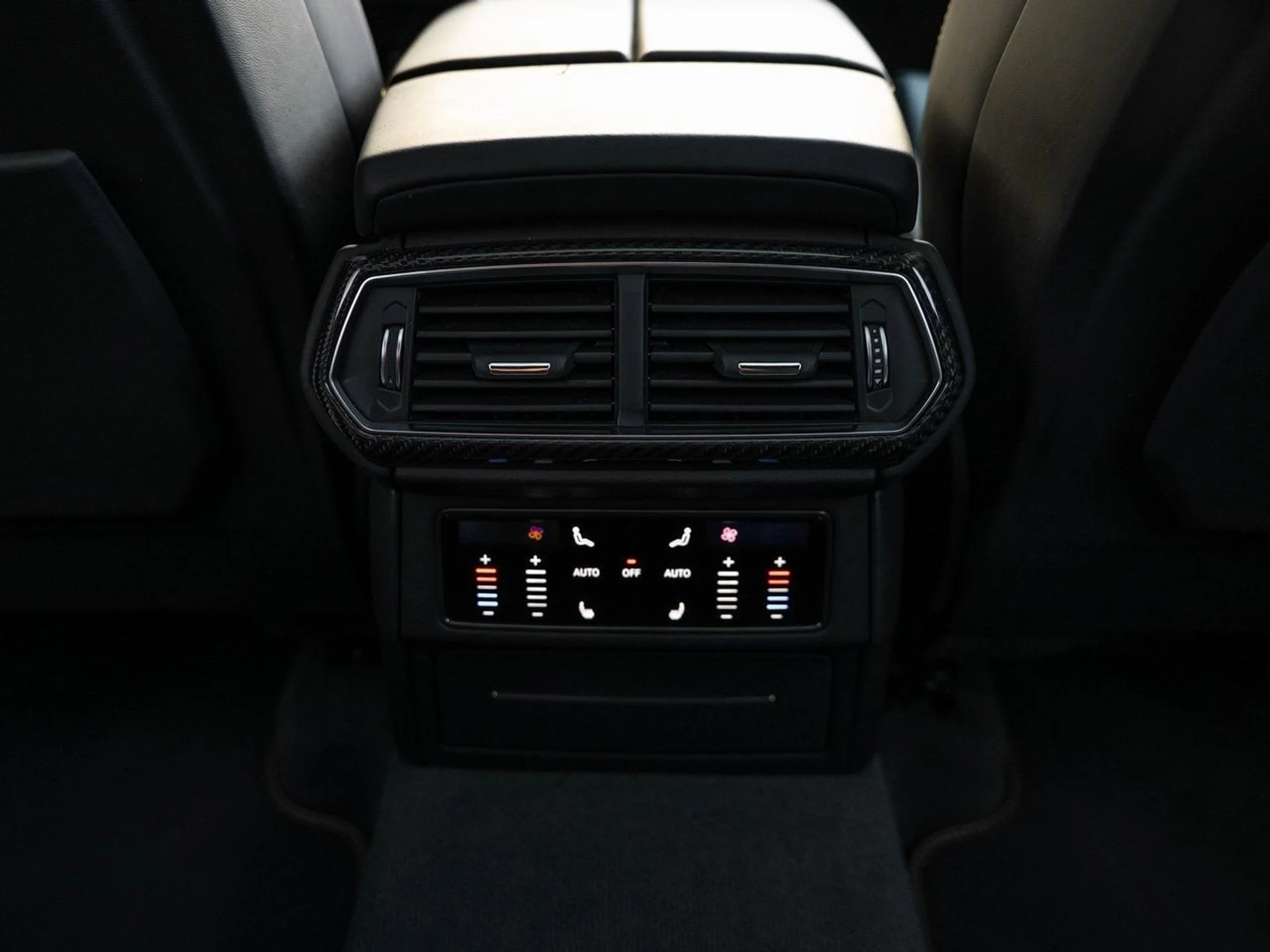 mph031_2131576795_ce57e7d326f754d7fcf811aad626ee5dx_984c3c5aec