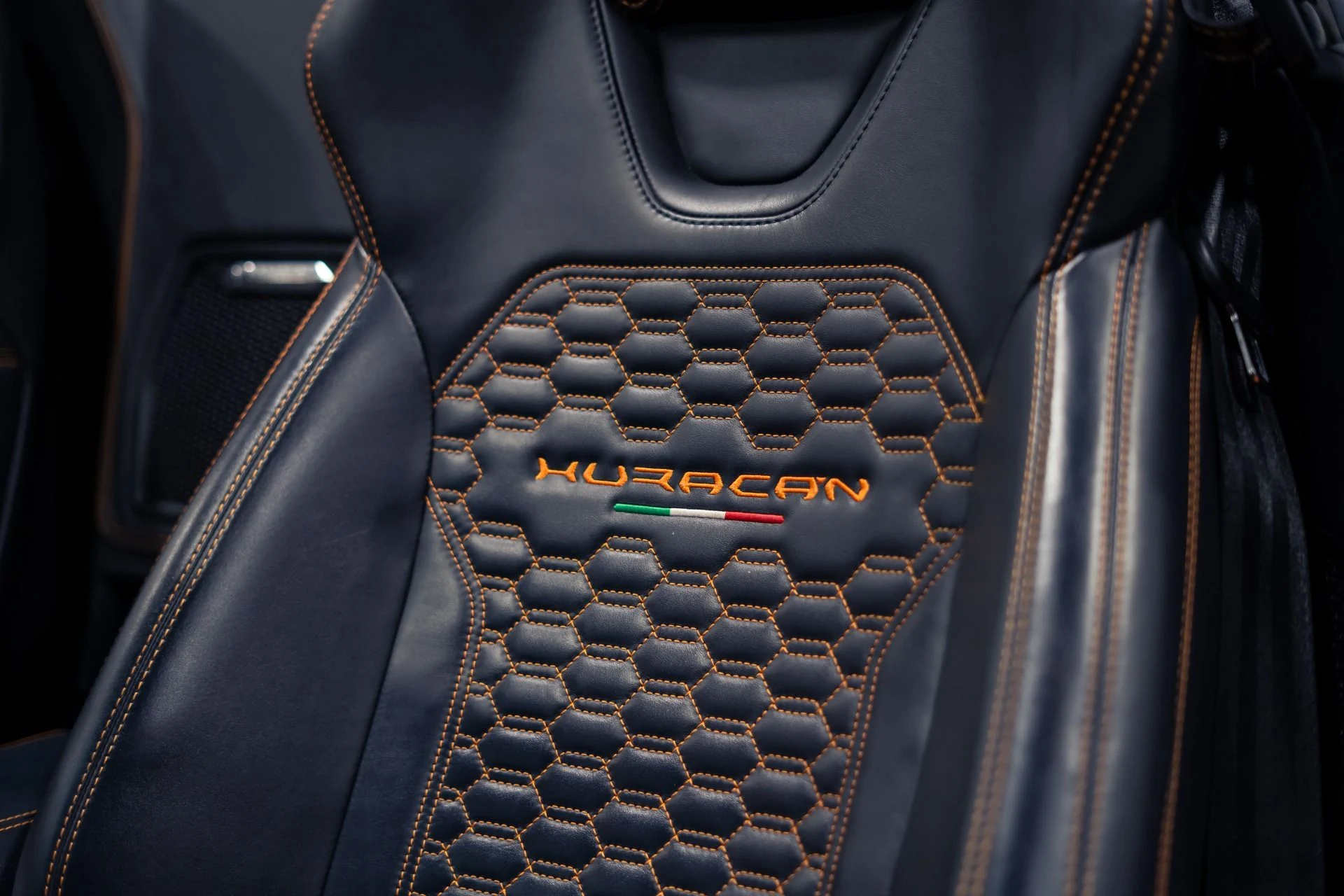 mph031_2133228708_Used_2017_Lamborghini_Huracan_LP_610_4_Spyder_1780761018_b7ac348238