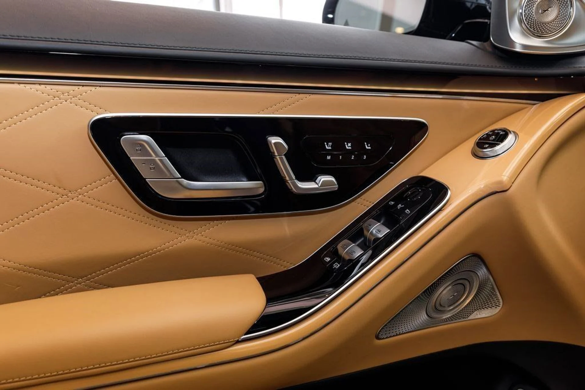 mph031_2136894172_30f245552c4e3d58377c383d81f588da_23b99d55de