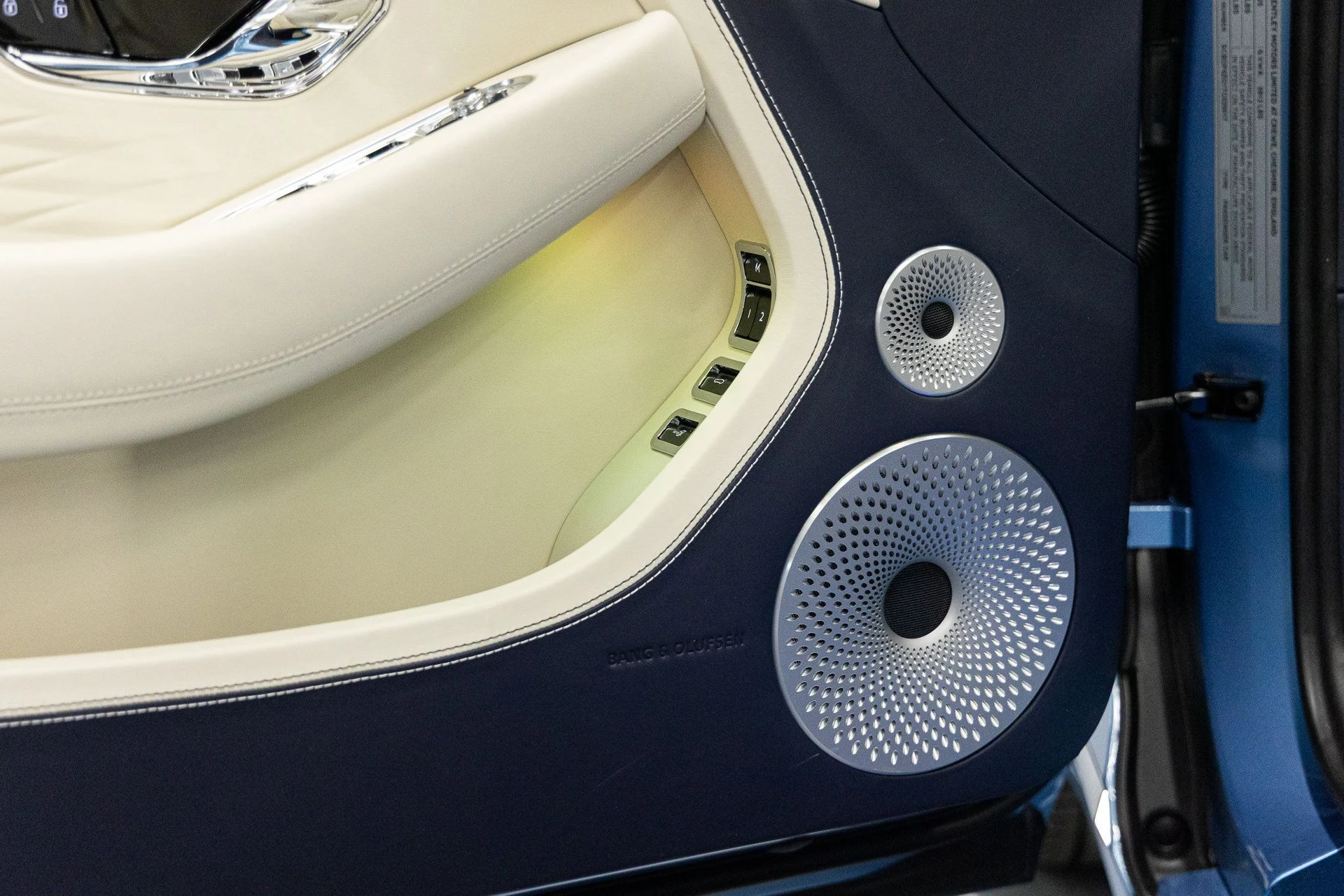 mph031_2139985343_a3fb6c27504995aa8f24b0ce1c555a50x_ddacd870c7