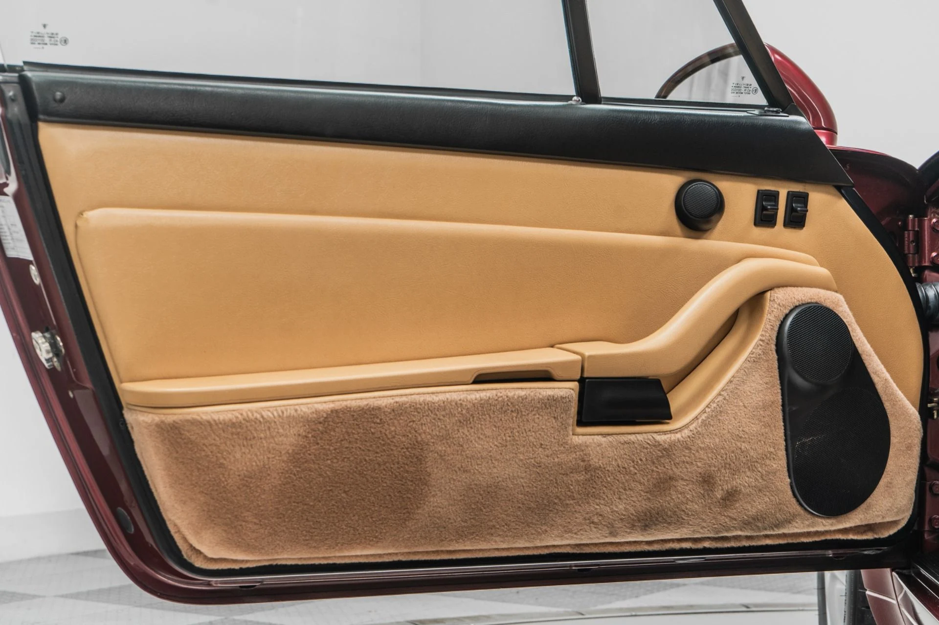 mph031_2144134483_Used_1997_Porsche_911_Carrera_Targa_1752612913_c216241745