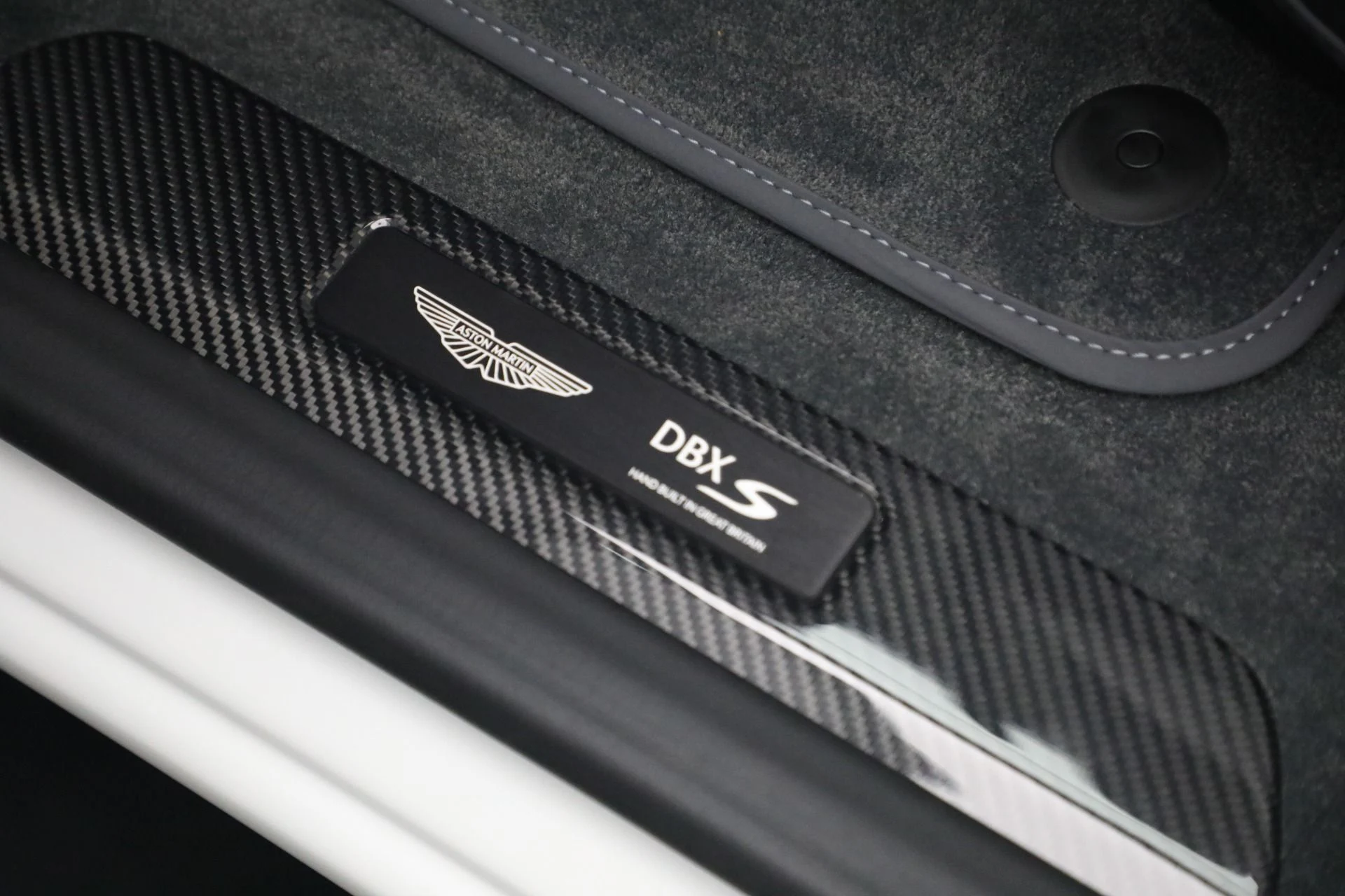 mph031_2145641454_New_2026_Aston_Martin_DBX_S_1779888036_5132678fa5