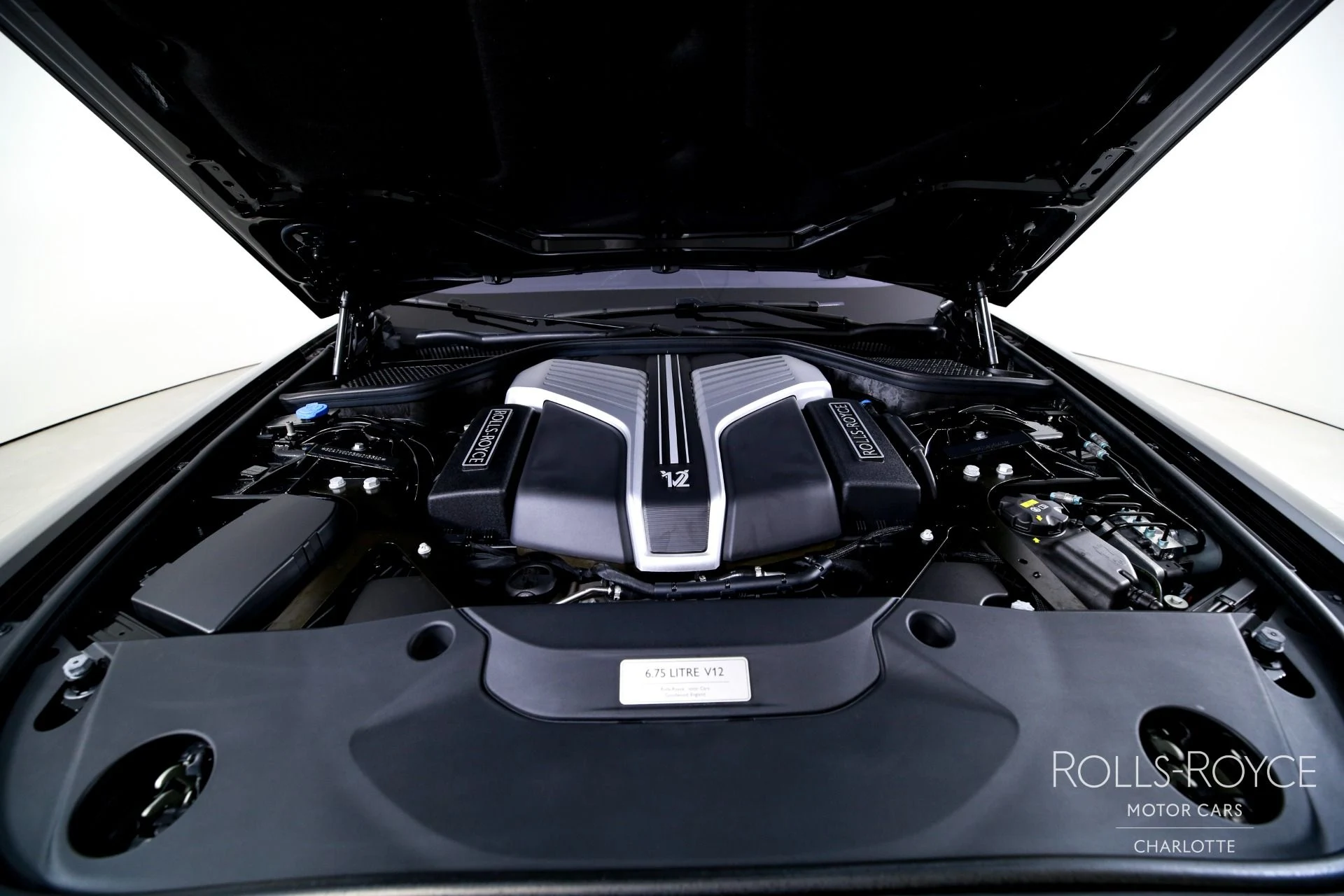 mph031_2153573549_Used_2022_Rolls_Royce_Ghost_1786637312_8540b4e061
