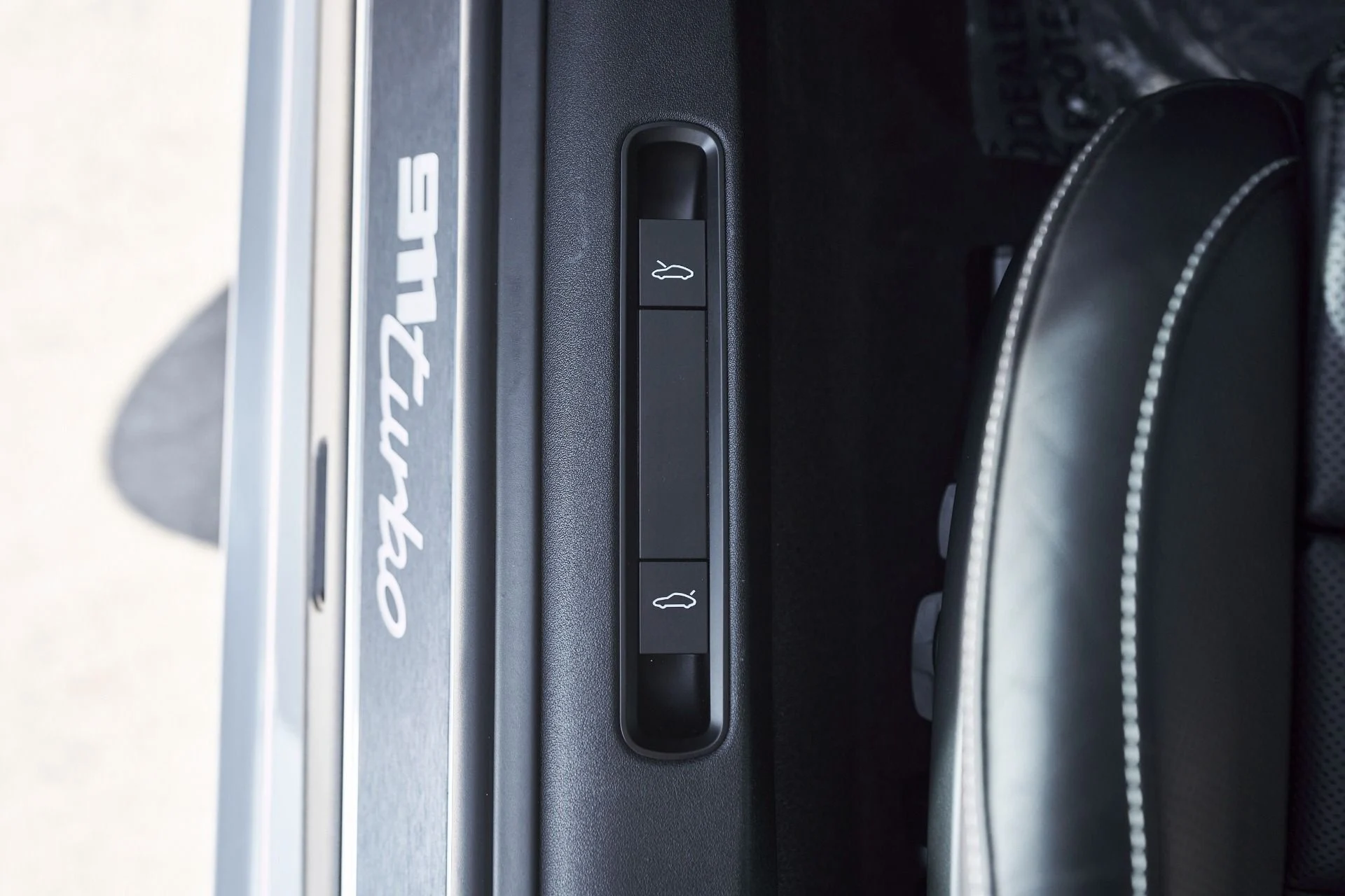 mph031_215530798_Used_2024_Porsche_911_Turbo_1765332441_53738ff40c