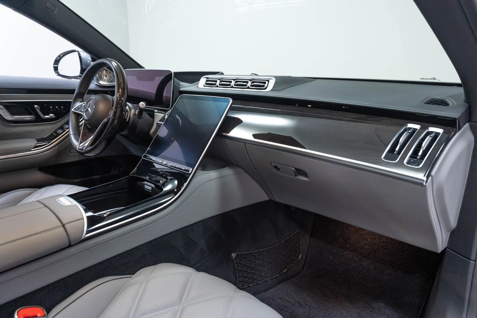mph031_2156547750_Used_2024_Mercedes_Benz_S_Class_Maybach_S_680_4_MATIC_1783529476_6da8ee4f01