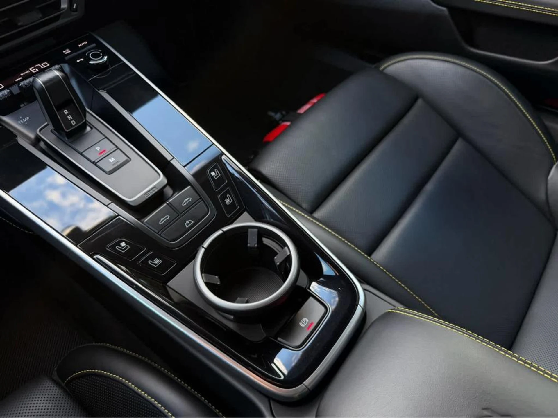 mph031_2159881375_b8m_He2_KO_Lerbq_Hb_Yz_E55n5m_2_LU_e2d1805710