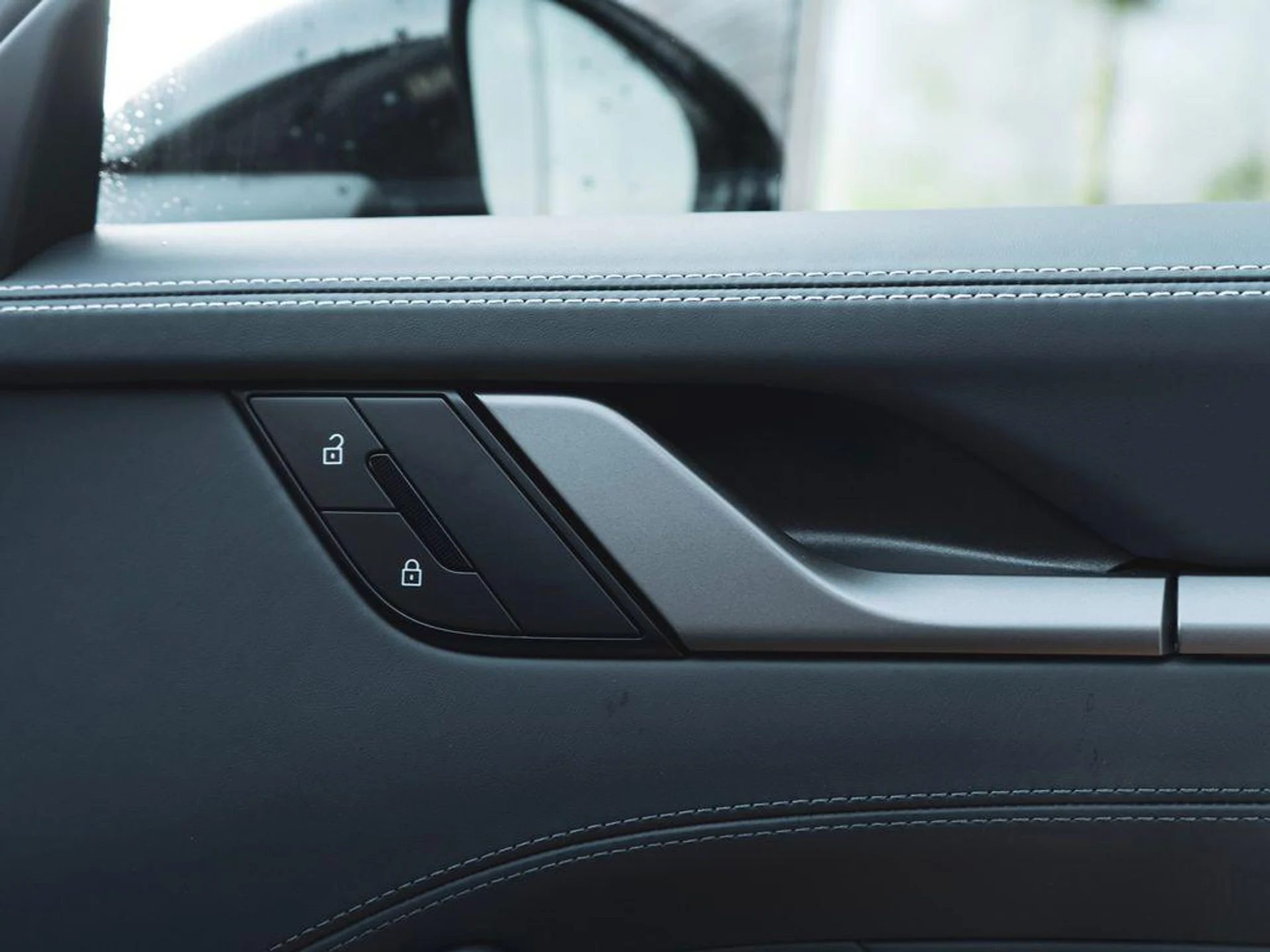 mph031_2164216860_Xk_Kvz_Je_E4n_IC_4bdpxf_X5o53w_i_U_f39982d805