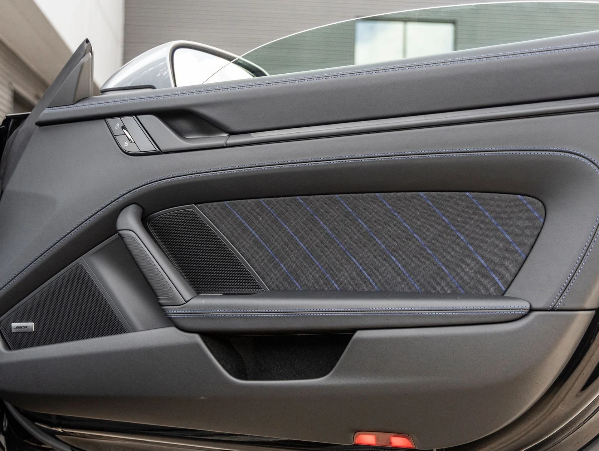 mph031_2164239913_32_2e494dfd7f