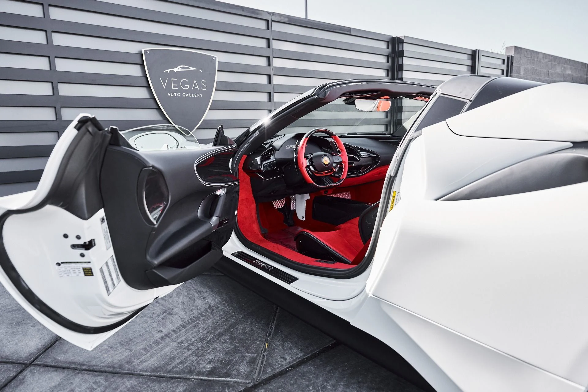 mph031_2164476349_Used_2025_Ferrari_SF_90_Spider_Base_1776876583_07531638cb