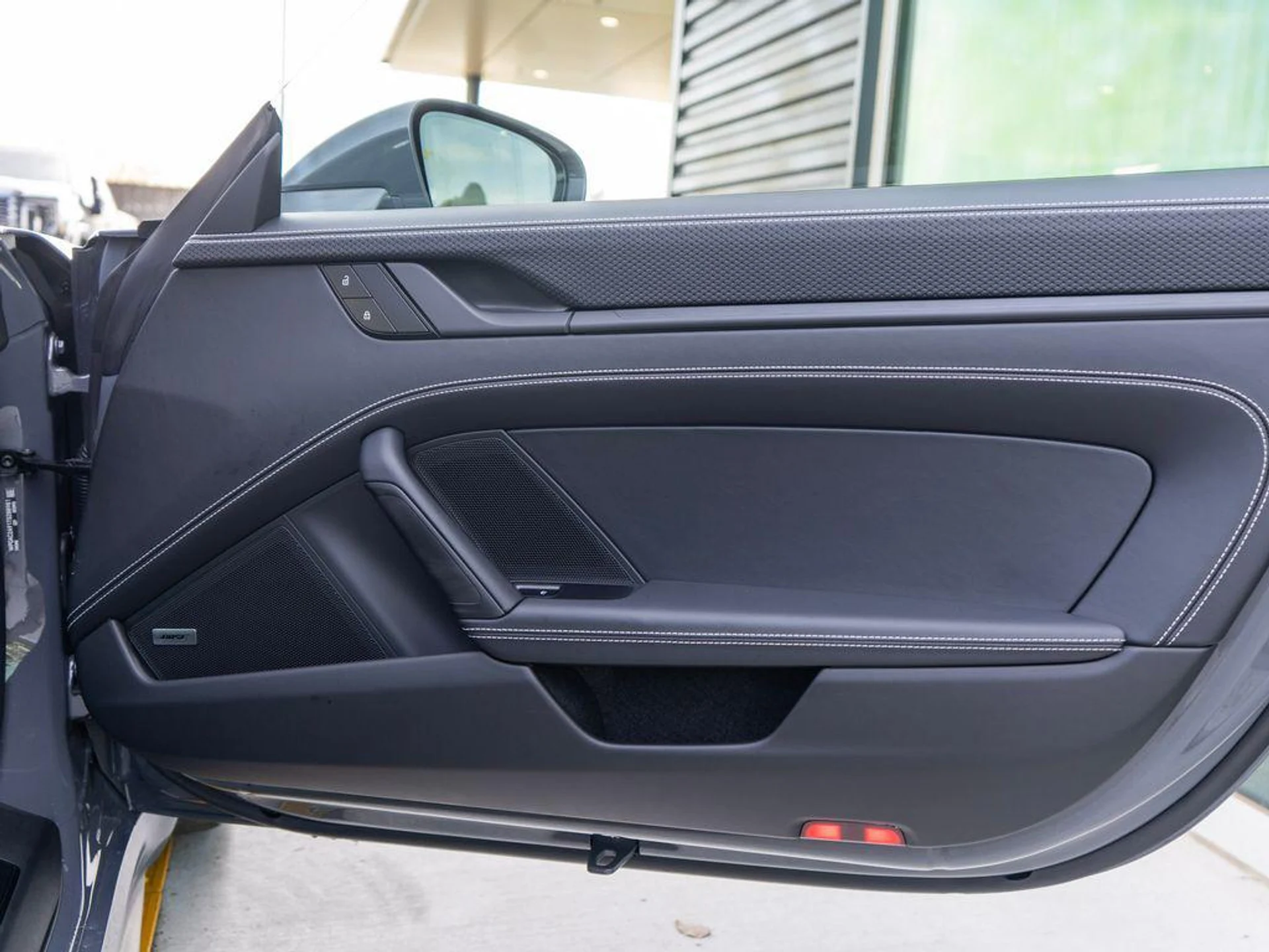 mph031_2170237930_r62e5_Hd_L2c_OB_GL_Gt_Ct_IU_Hkd_S28_4dacf8e2cb