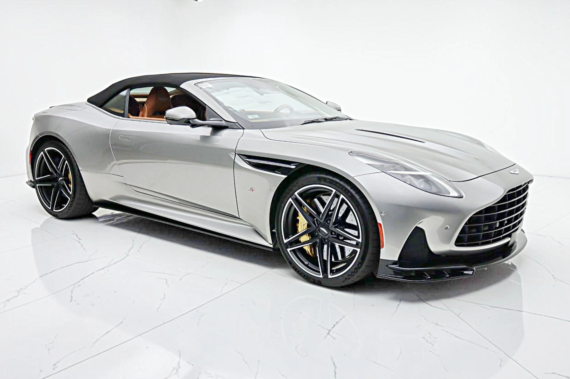 mph031_217253394_New_2026_Aston_Martin_DB_12_S_Volante_d1de077e06