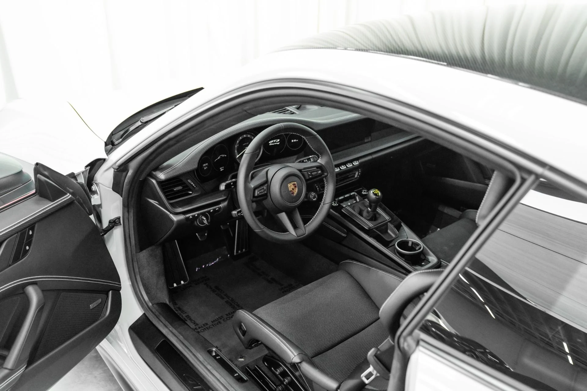 mph031_2188513516_Used_2024_Porsche_911_GT_3_Touring_1761943972_290331b5e1