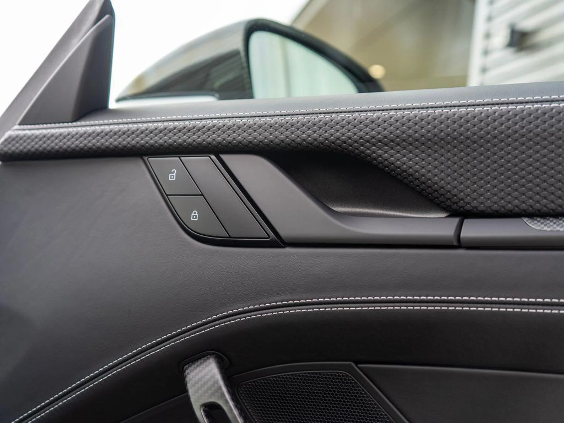 mph031_2193262894_m_F_Df_G_Sqw_R5_Bbluu2c_KO_Kg_M_Rh_Yx_U_cb401e5d4c