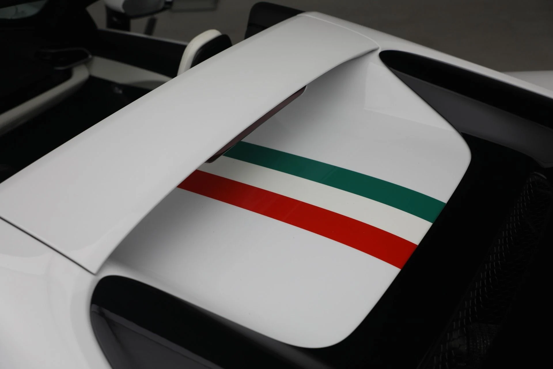 mph031_2198665473_Used_2025_Ferrari_296_GTS_1774108036_d04e0c70a3