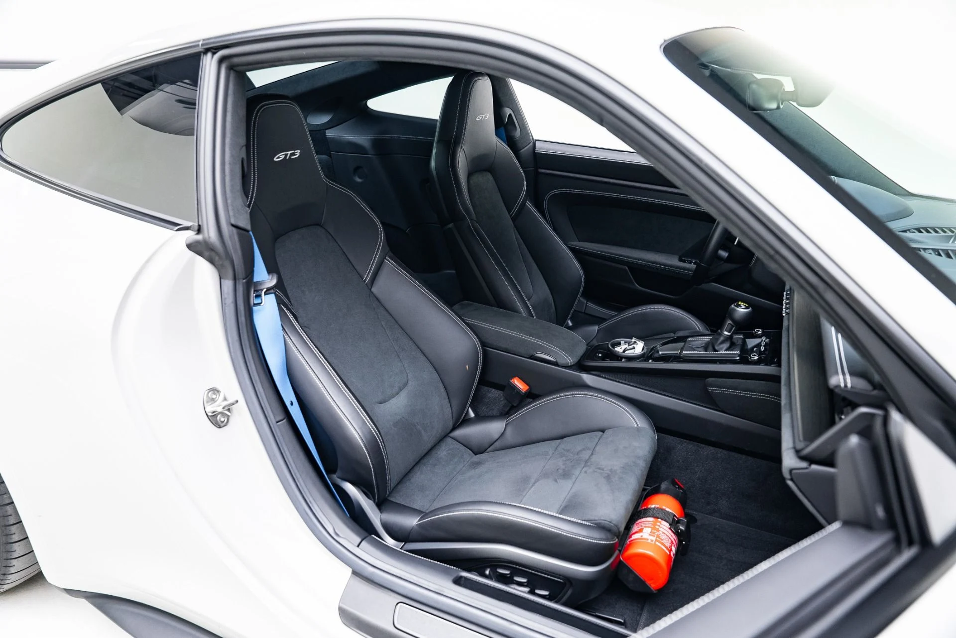 mph031_2208240263_Used_2024_Porsche_911_GT_3_1766184543_e722f04a8c