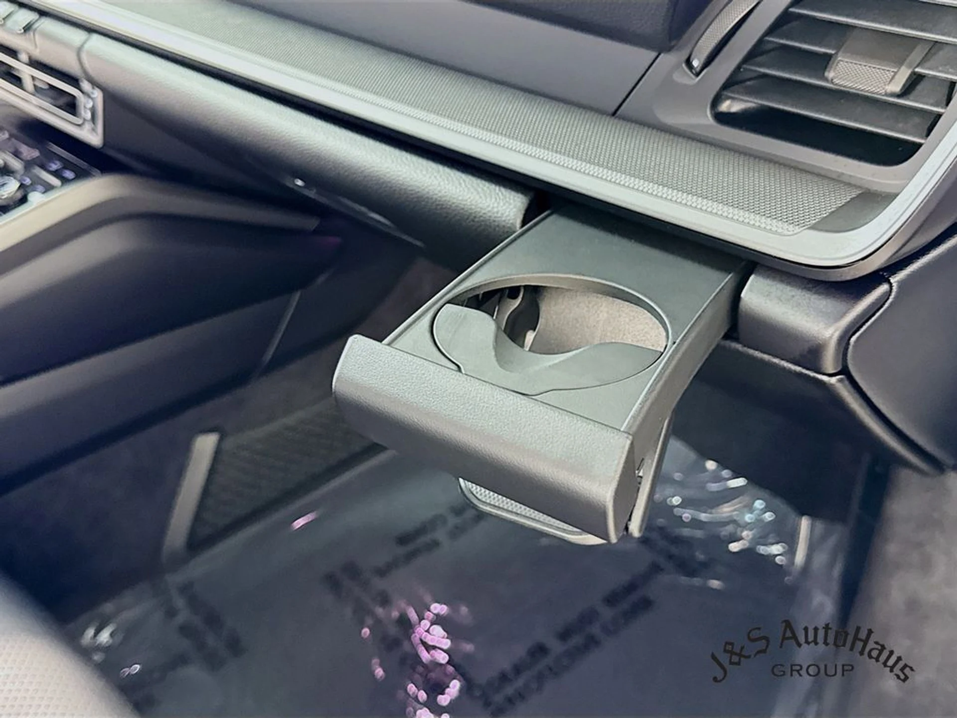 mph031_2229002392_eqe2a656gvry03e4o1p8qd01fhxo_e3195720f7