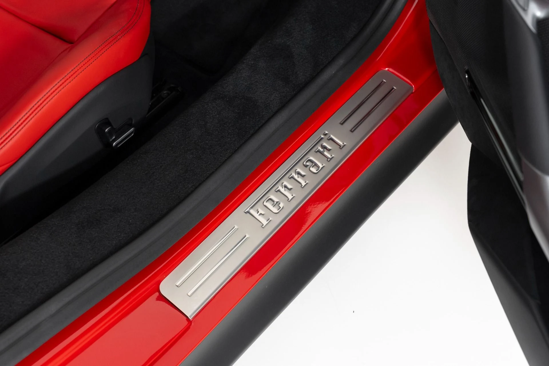 mph031_2230864333_Used_2023_Ferrari_SF_90_Stradale_1755717820_b569ffb4e2