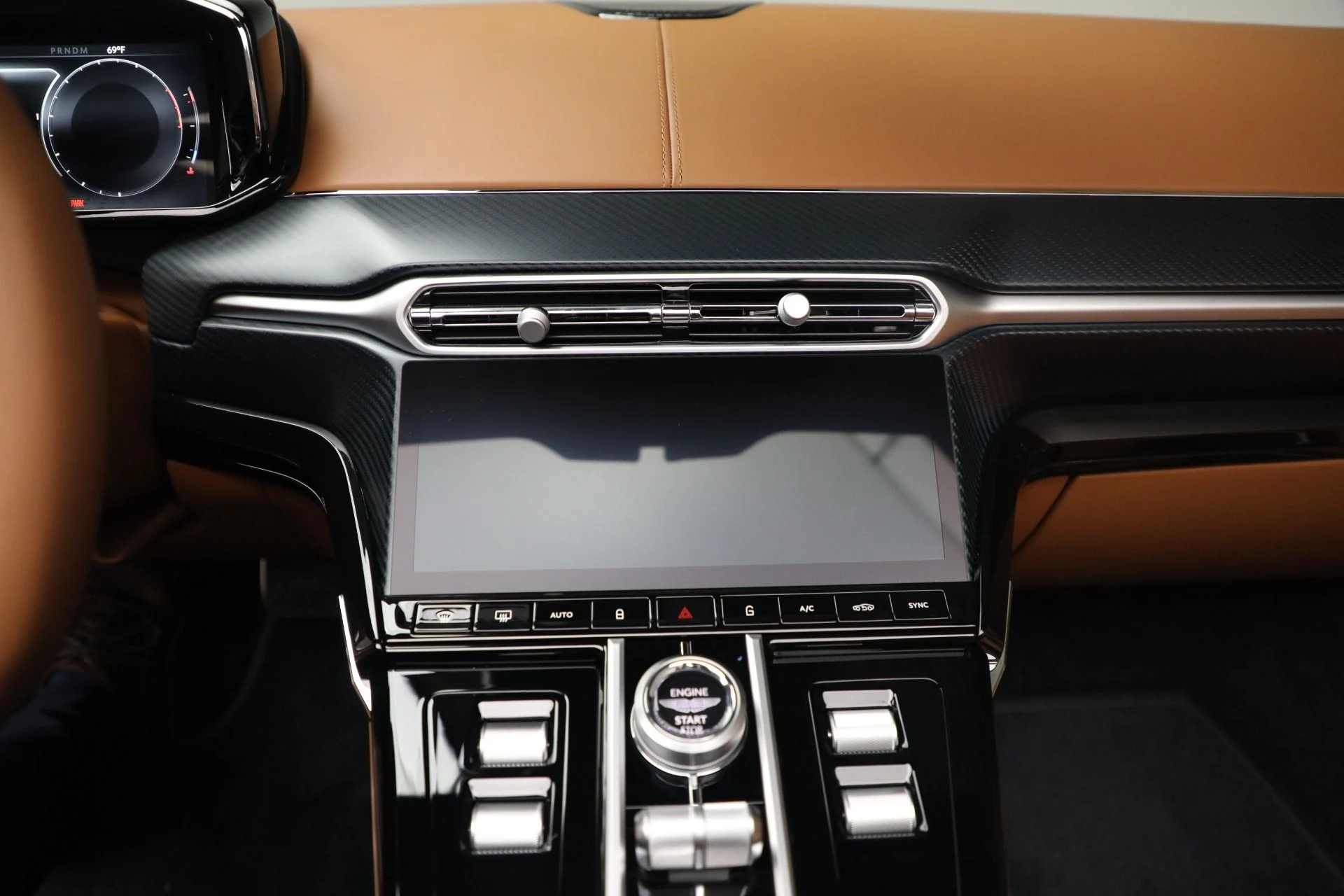 mph031_2235963546_New_2026_Aston_Martin_Vantage_Roadster_1762206602_2d316aef5f