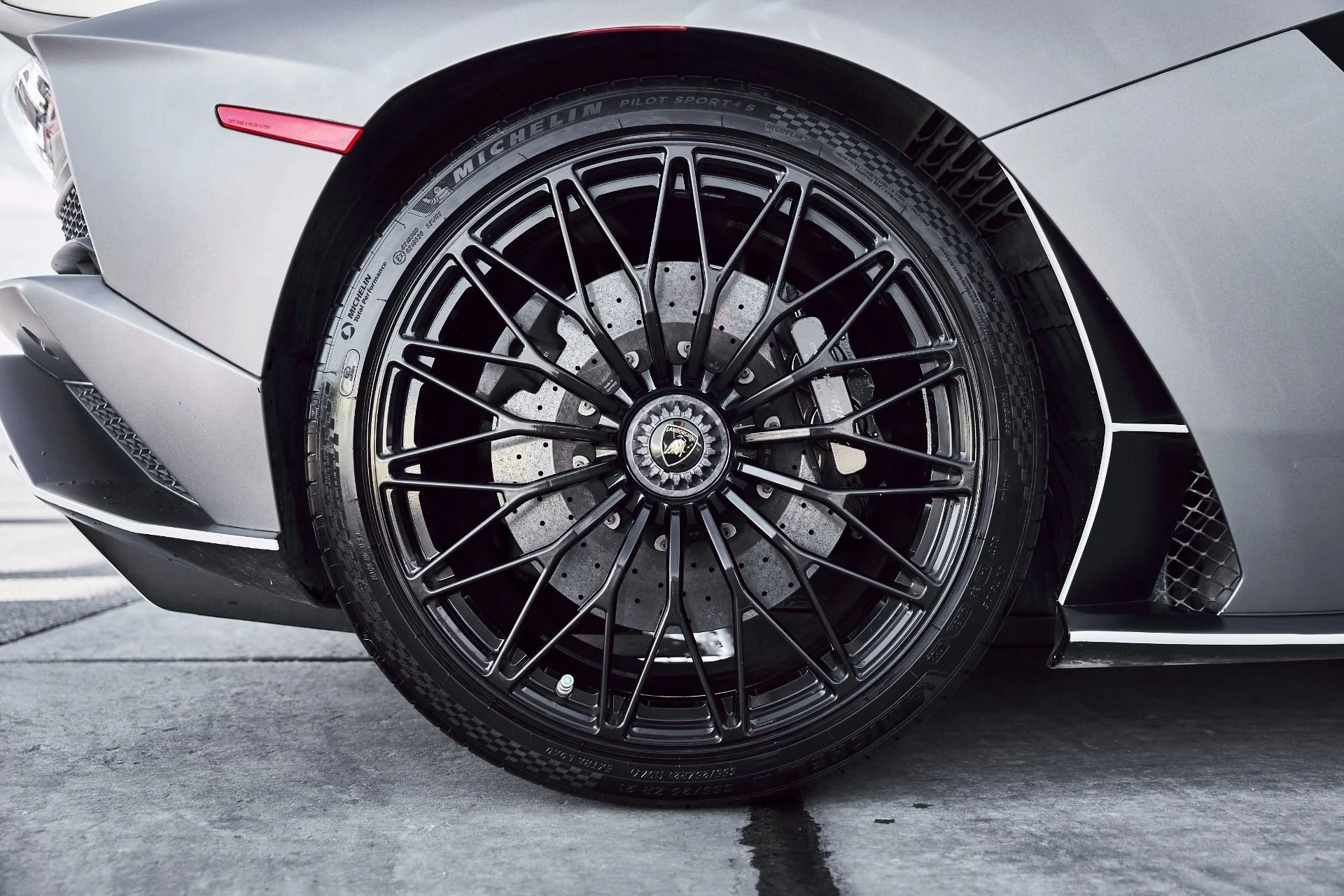 mph031_2237291768_Used_2018_Lamborghini_Aventador_S_Base_1773191814_d680980e68