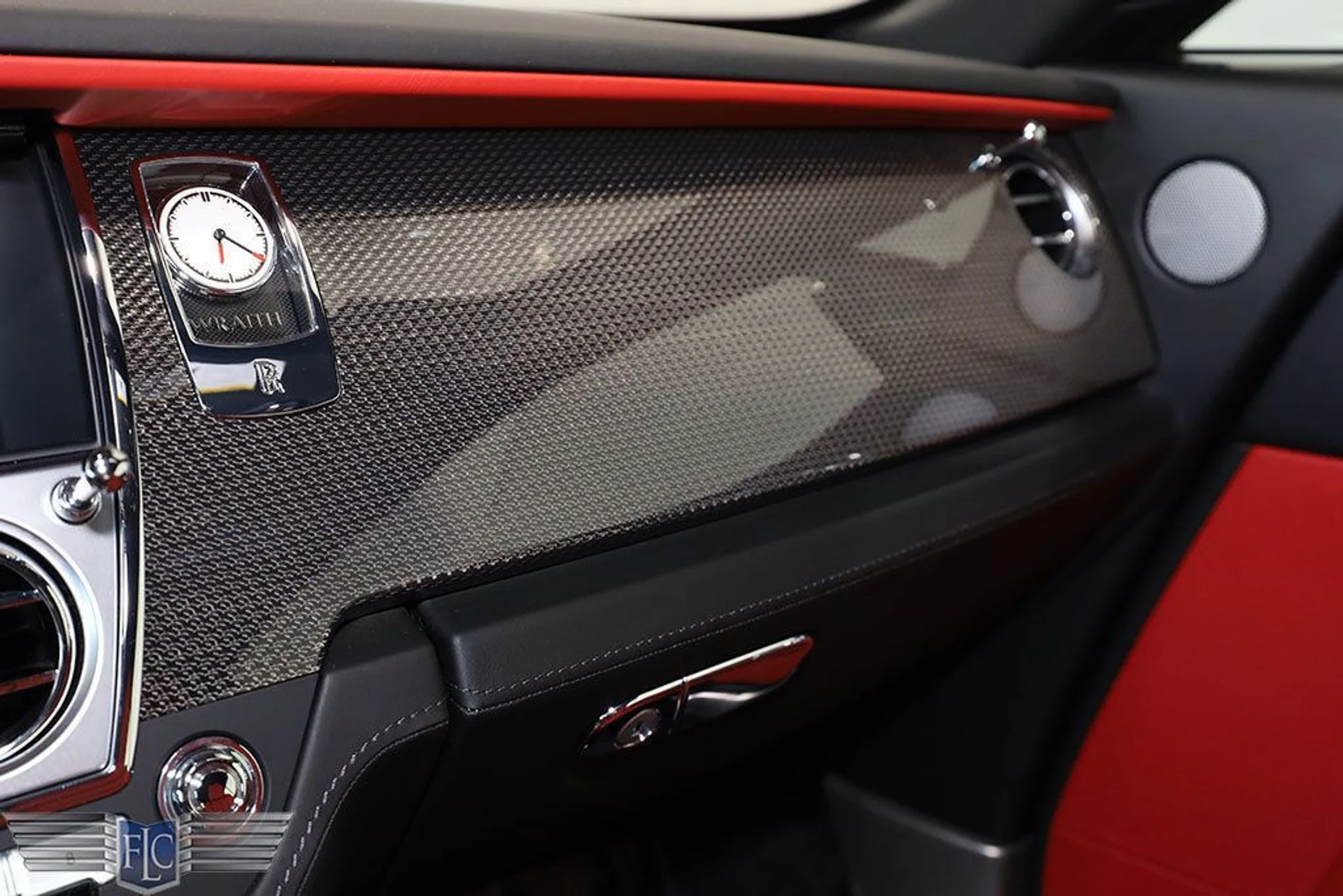 mph031_2239192303_used_2019_rolls_royce_wraith_coupe_9689_22263215_32_1024_7a830e5c29