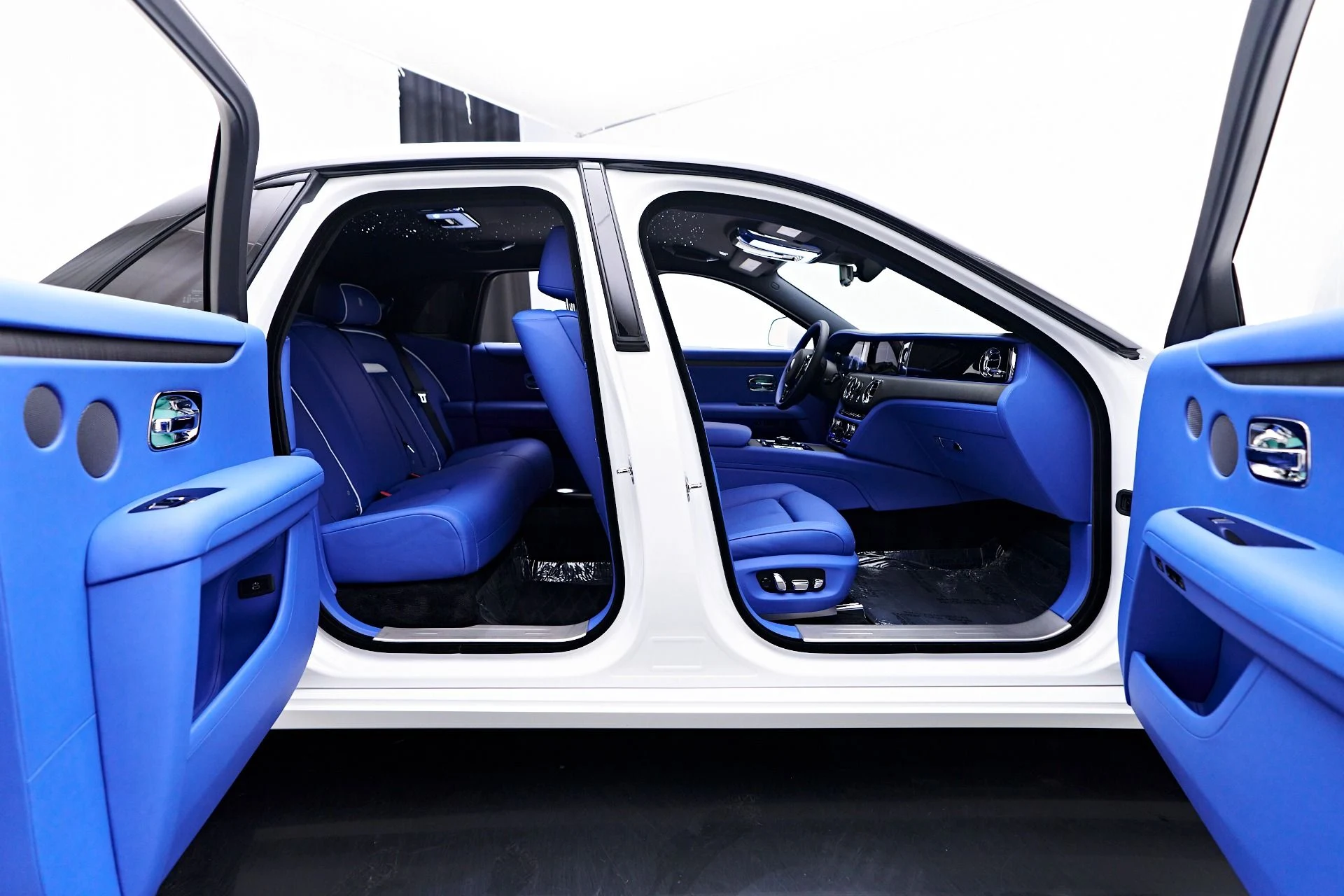 mph031_2247008883_Used_2024_Rolls_Royce_Ghost_Base_1757190830_047d13b580