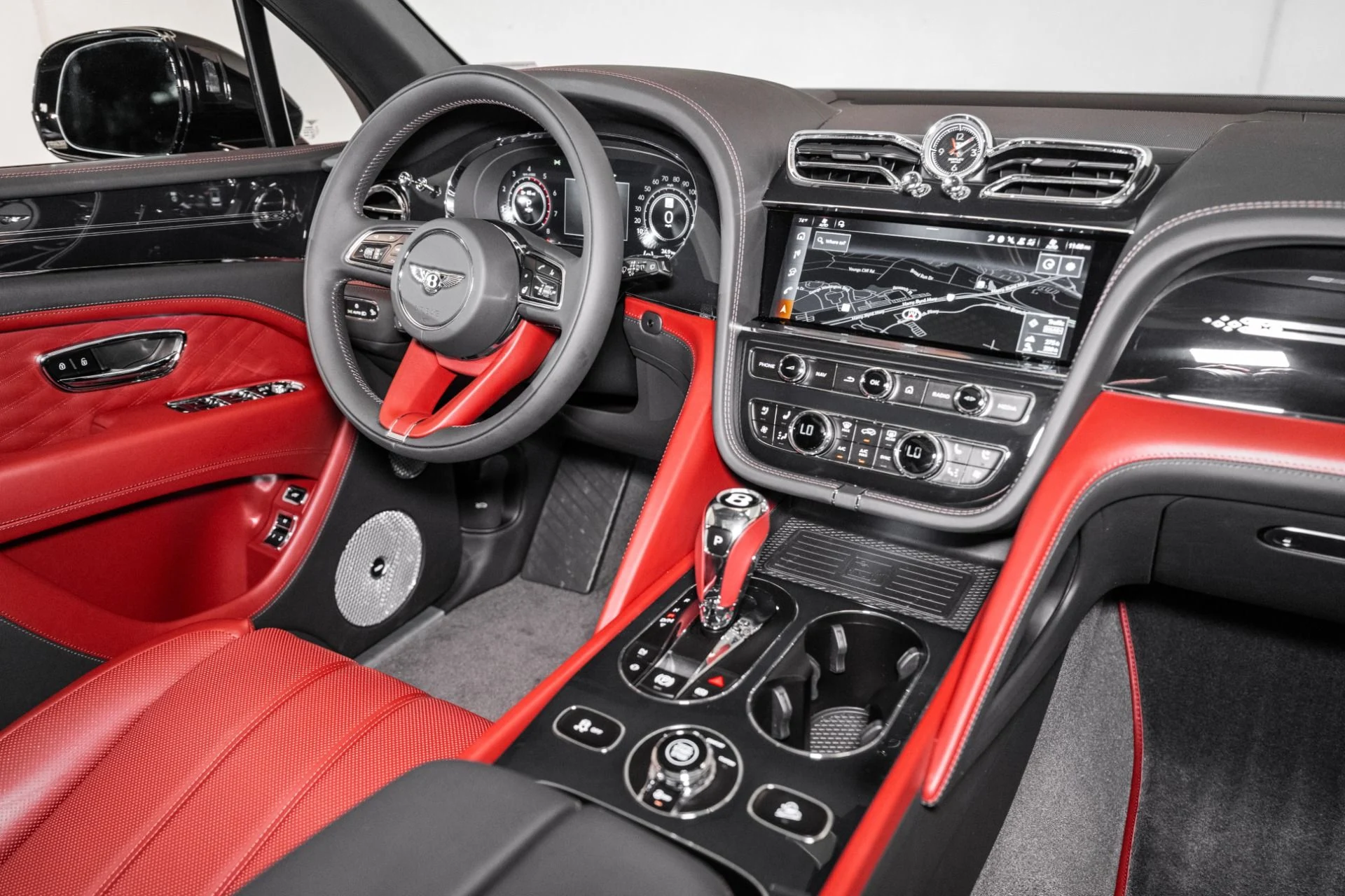 mph031_2256666383_New_2025_Bentley_BENTAYGA_EWB_AZURE_V8_Azure_V8_1749659689_66120eadf0