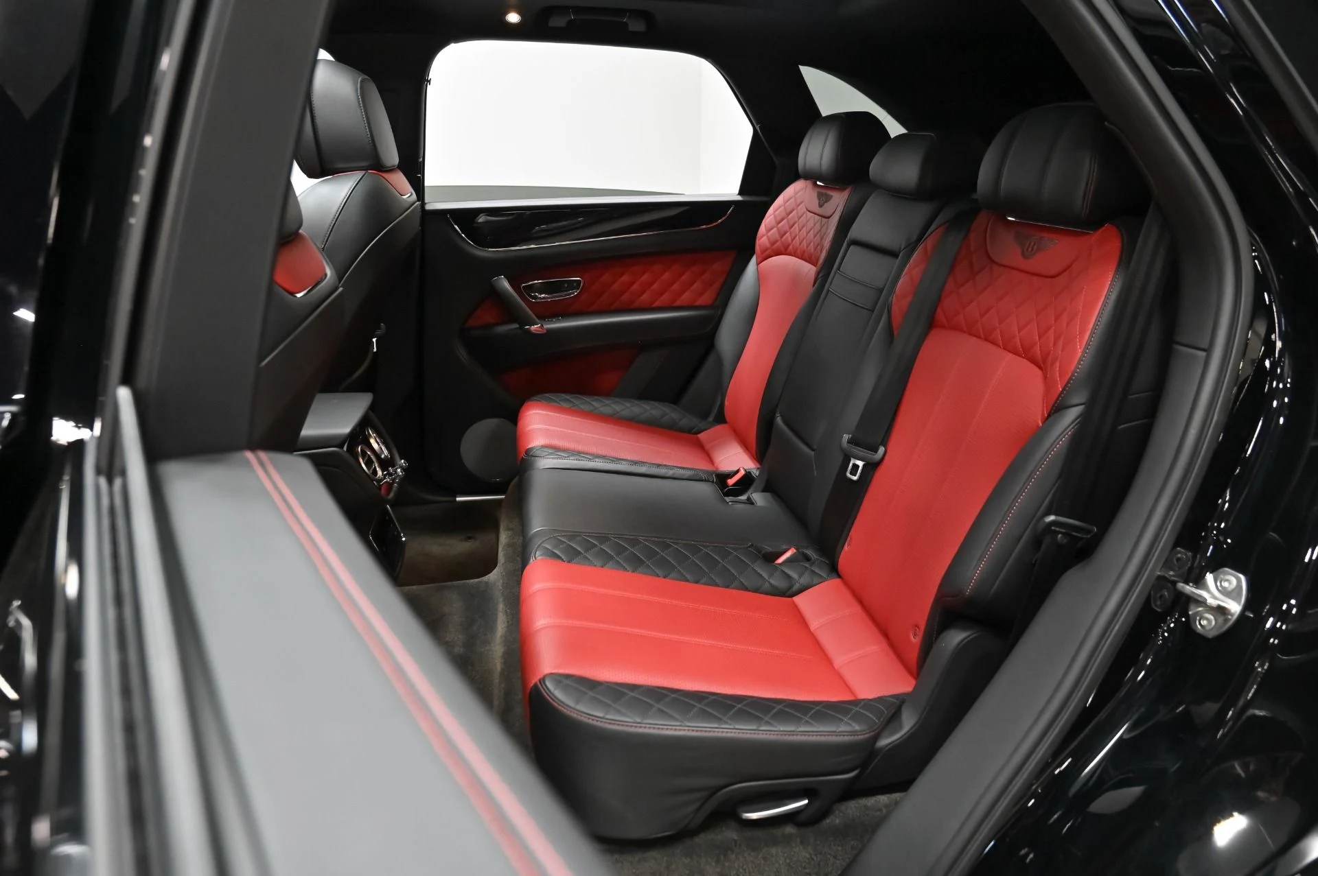 mph031_2273658175_Used_2018_Bentley_Bentayga_W12_1759788100_5f314deee5