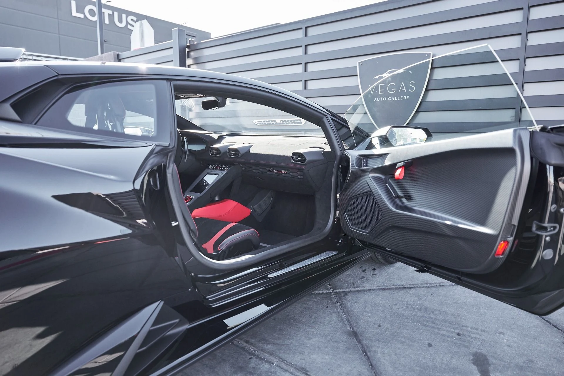 mph031_2278153382_Used_2024_Lamborghini_Huracan_STO_1768271417_8785033e4b