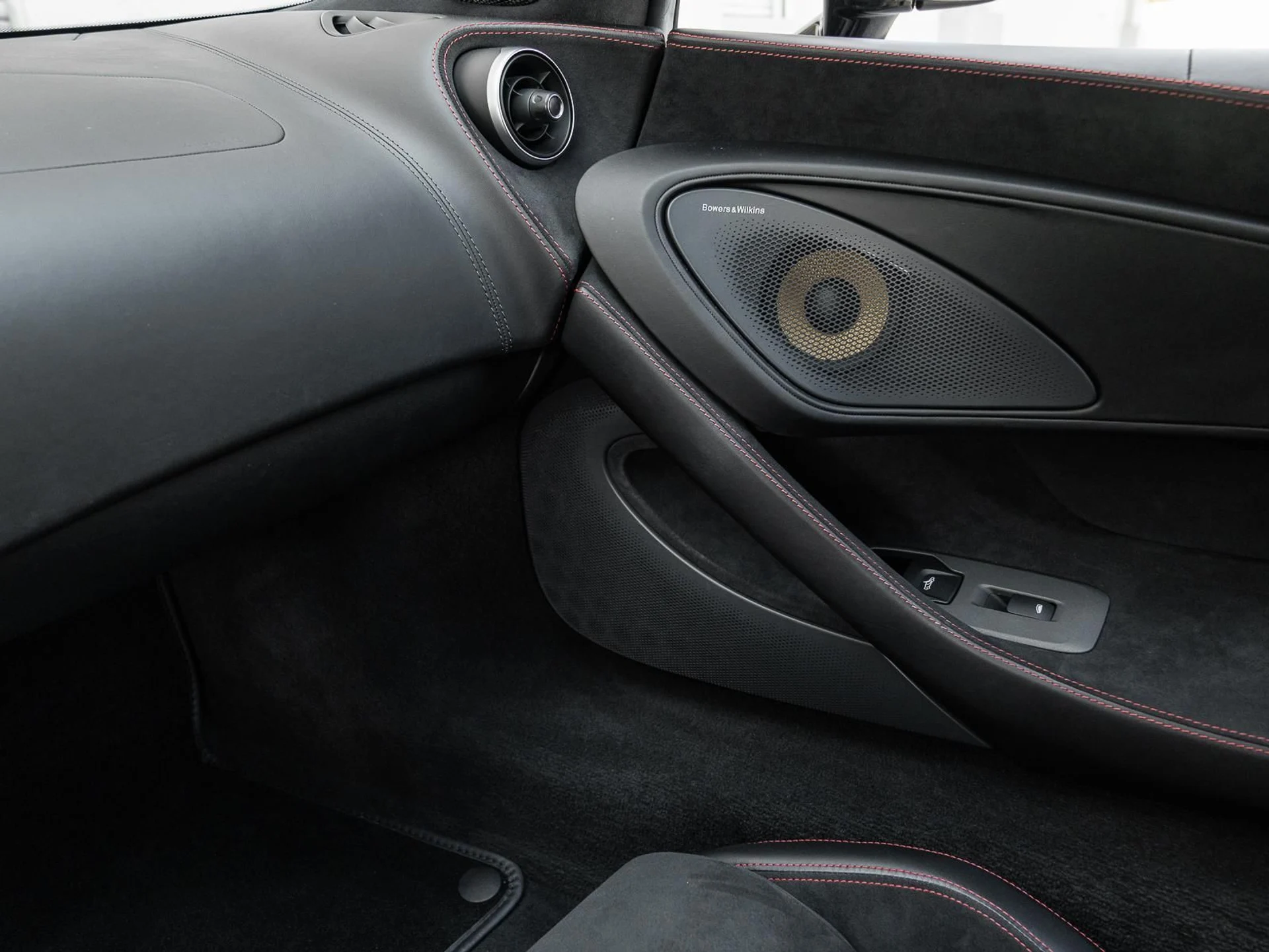 mph031_2281305457_Used_2018_Mc_Laren_570_GT_1768385504_5afab19776