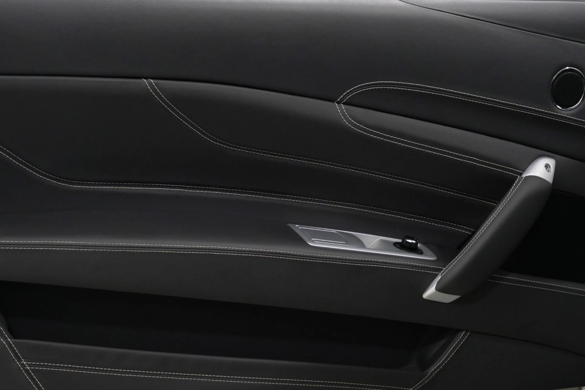 mph031_228226251_Used_2012_Ferrari_FF_UAE_Edition_1762196572_752ffee727