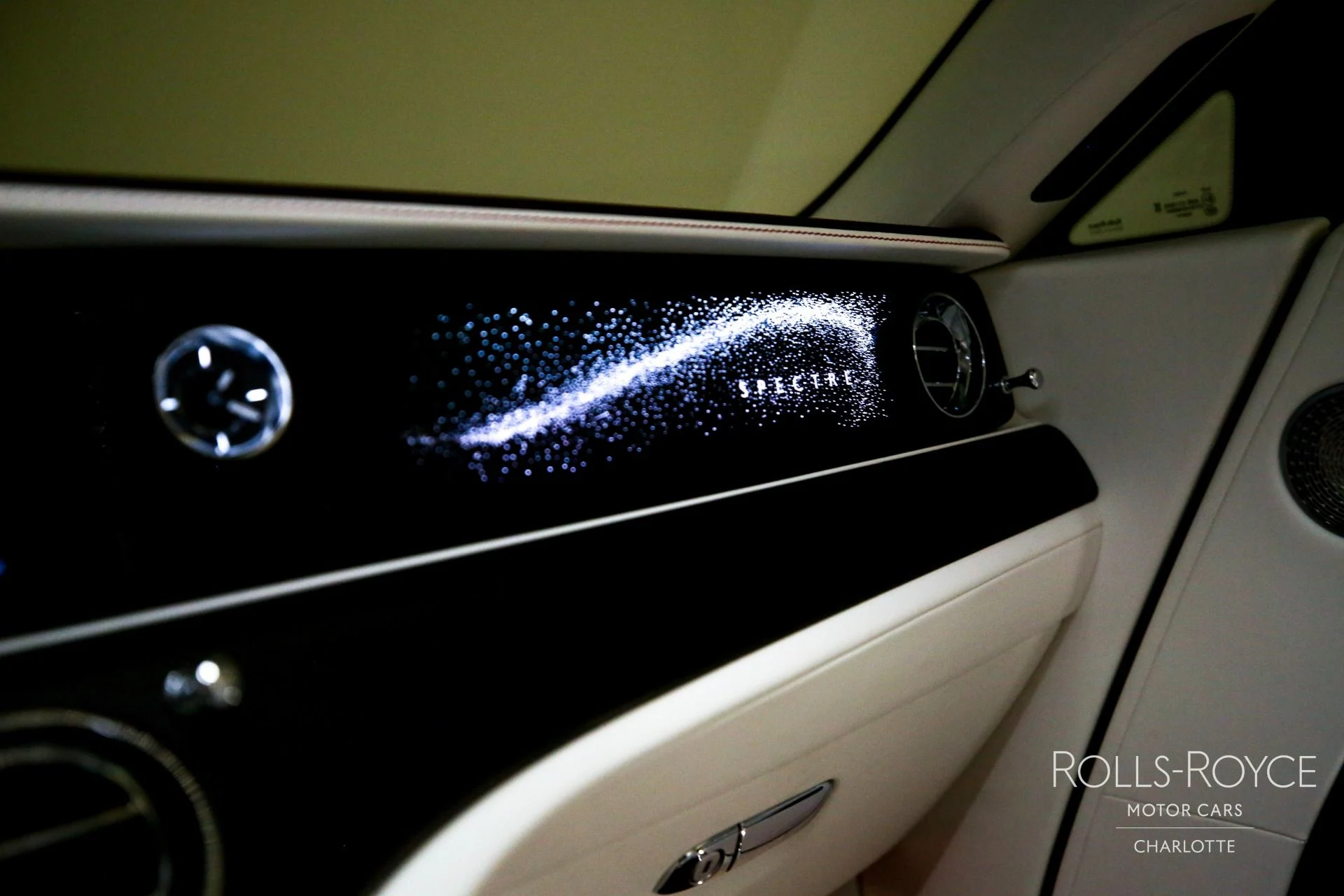 mph031_2285556918_Used_2024_Rolls_Royce_Spectre_1738086247_a9479b4757