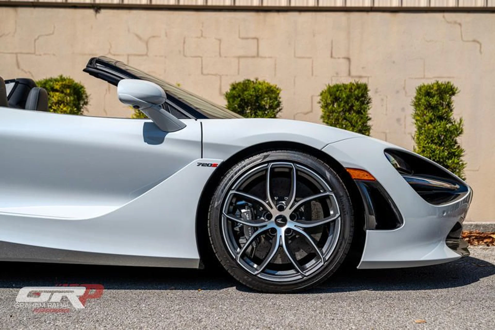 mph031_2288183013_67388_F9_F_9_F56_464_B_8_F31_5999_E7_C7_A86_E_f69ade82e9