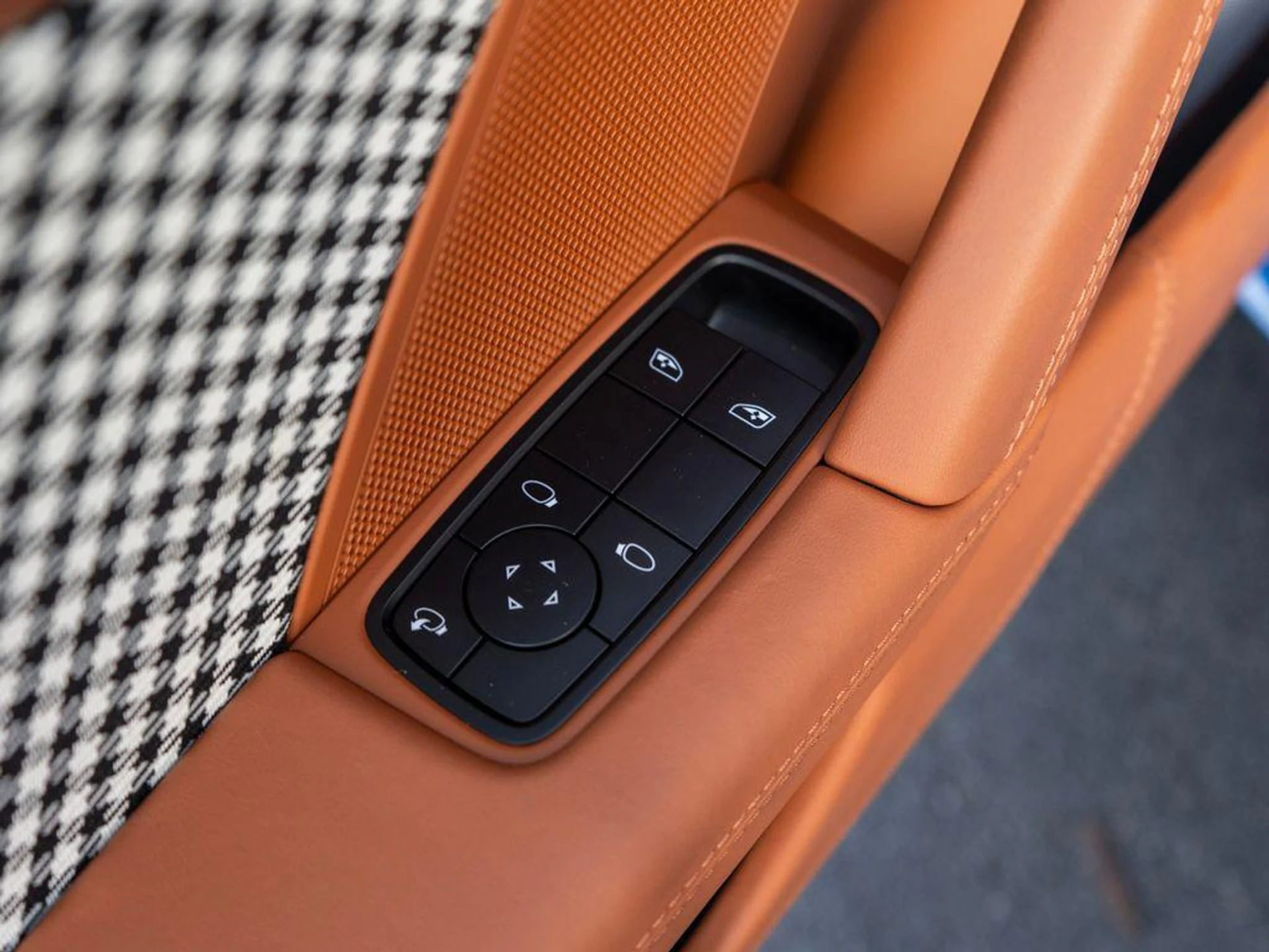 mph031_2293432426_Lr_R_Webns_Jp_Urs_Tl_R7vj_Zd6r_Nops_b8e11e35f0