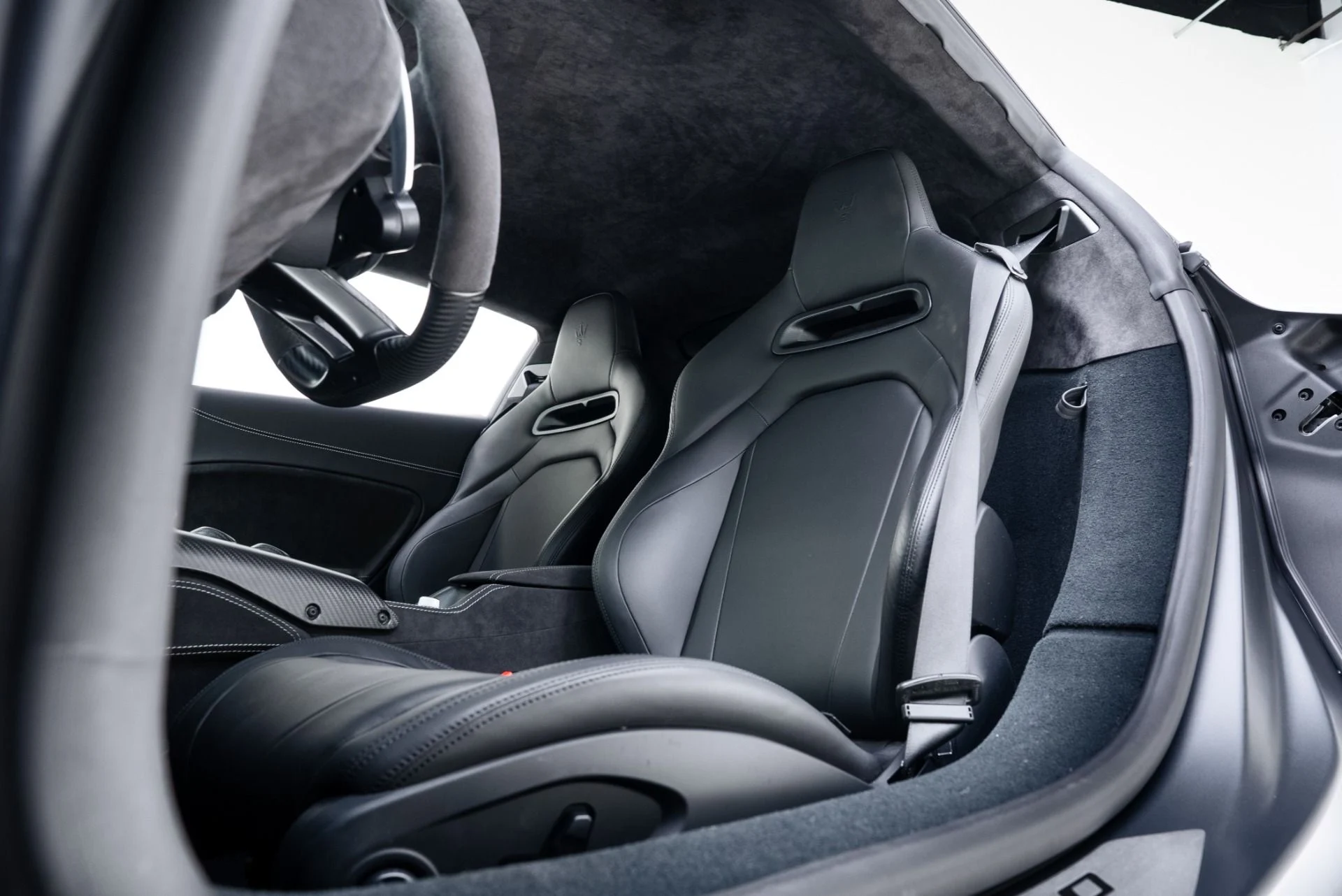 mph031_2298399735_Used_2023_Maserati_MC_20_1771372792_8aaff38247