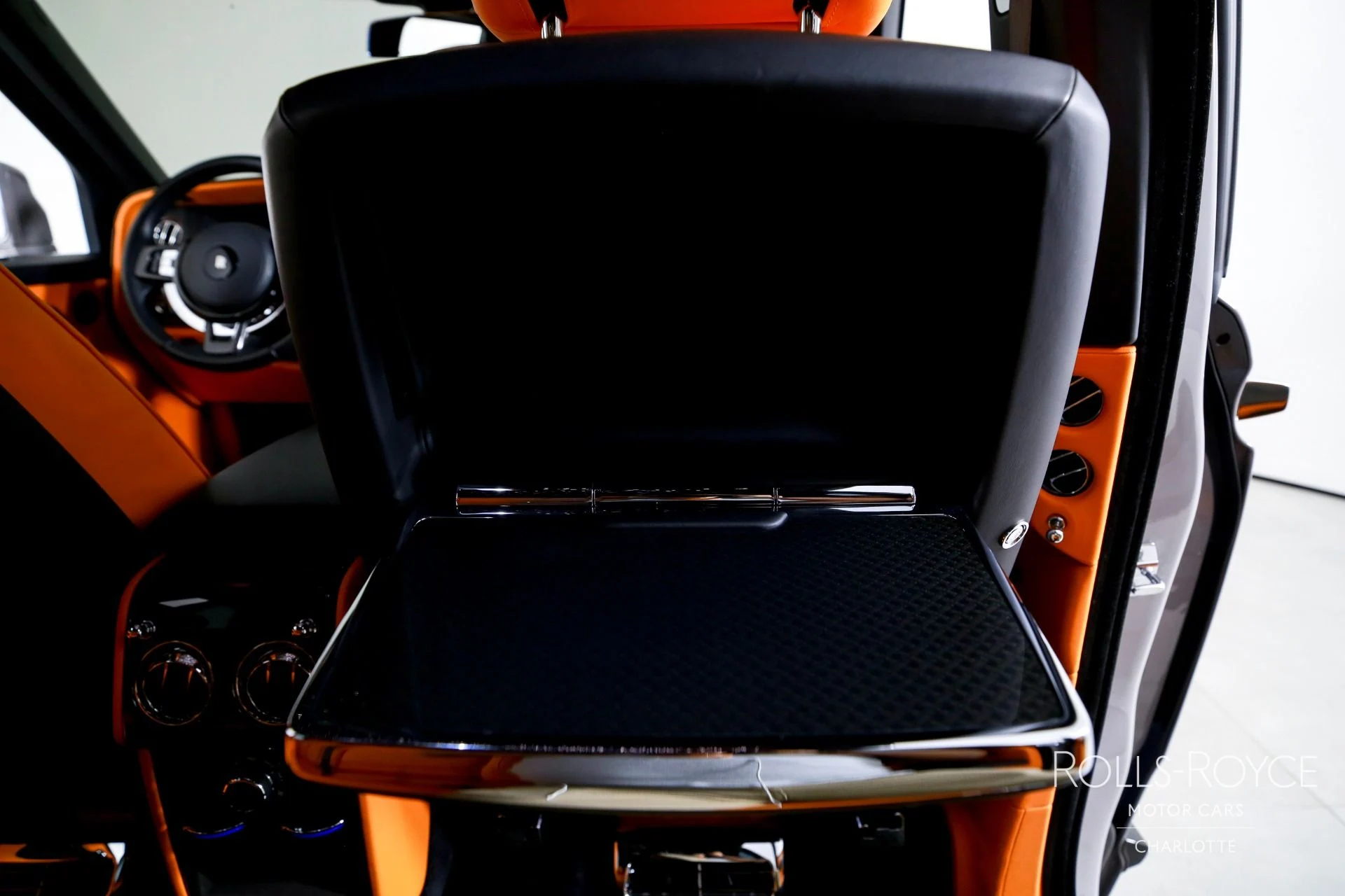 mph031_2319944538_Used_2024_Rolls_Royce_Black_Badge_Cullinan_1765396280_60aeaeabcf