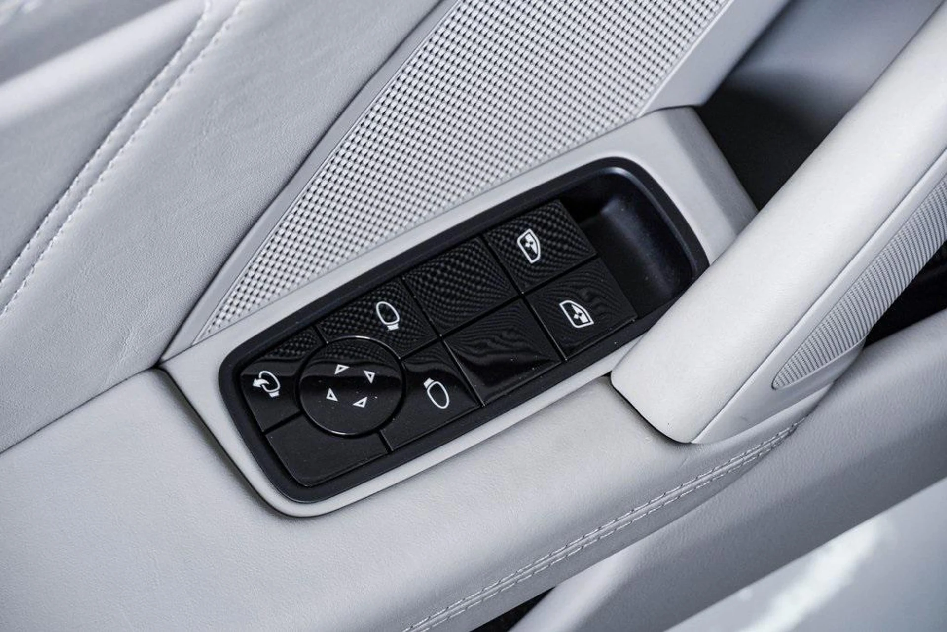 mph031_2321329705_60cb_Hr_Jx_GE_5vziiaiac1f_QCY_4_NY_f73789ee53