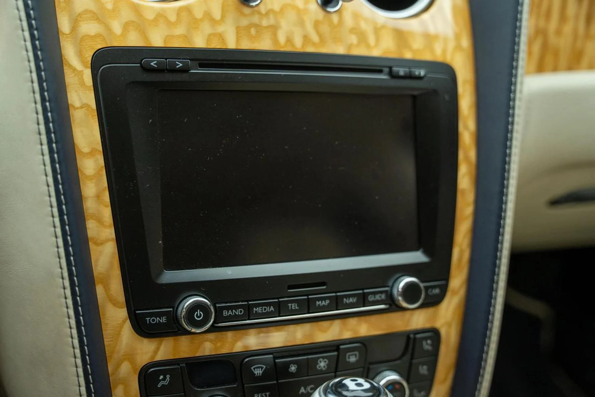 mph031_2331864071_1a9a36db53986bcada88f6d2740ac389_1f9c74eaa1