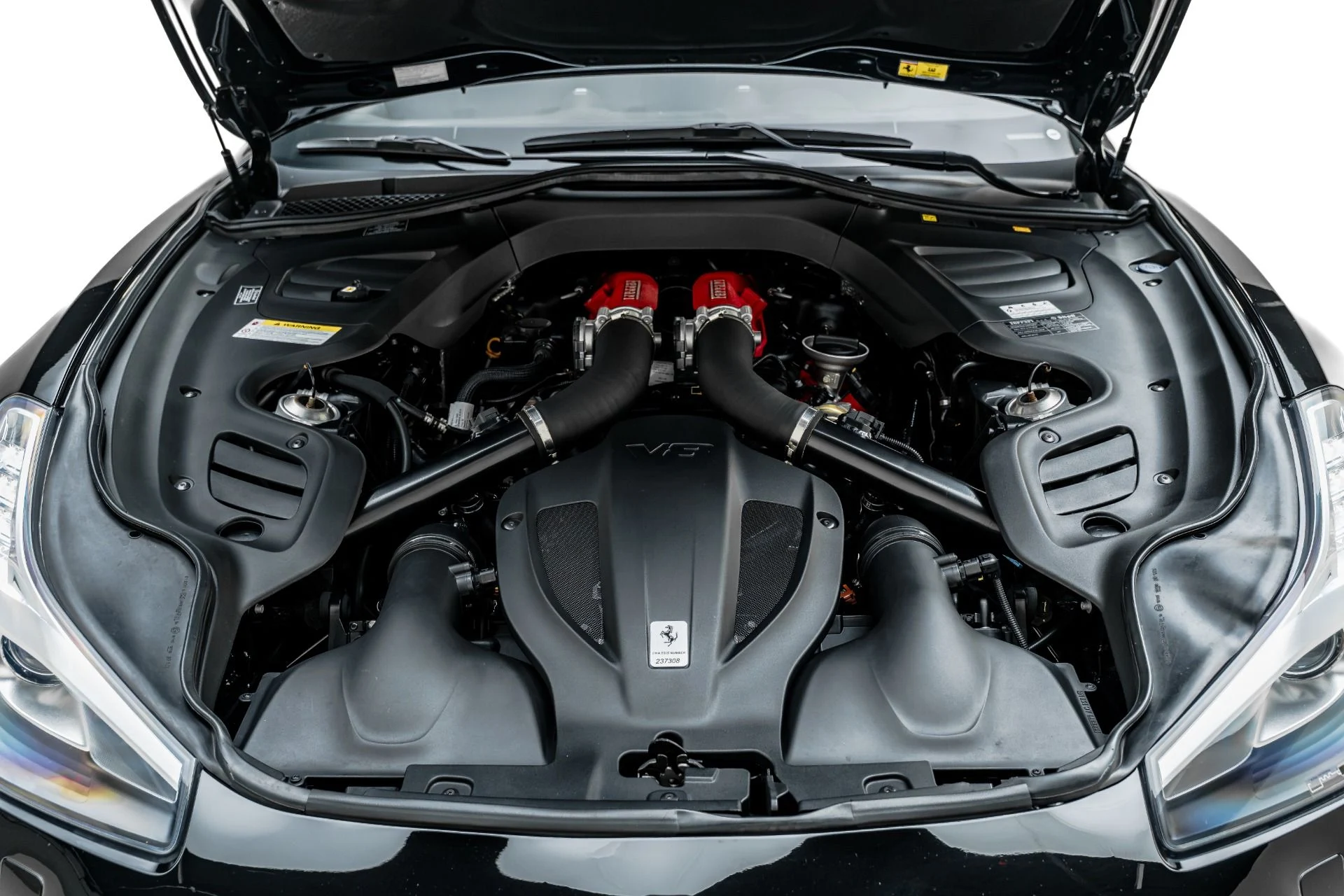 mph031_2335824185_Used_2018_Ferrari_GTC_4_Lusso_T_1783036228_5b3dbc16e7