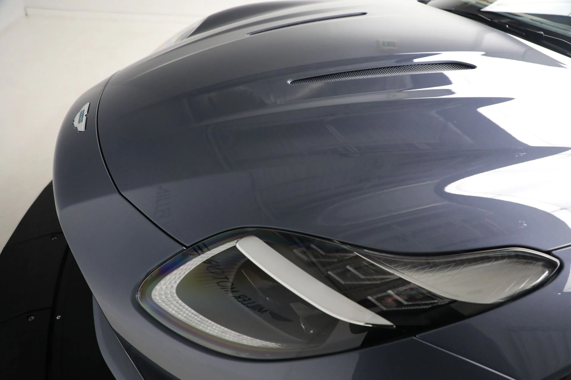 mph031_2340089218_New_2025_Aston_Martin_DB_12_V8_c2fe842f1d