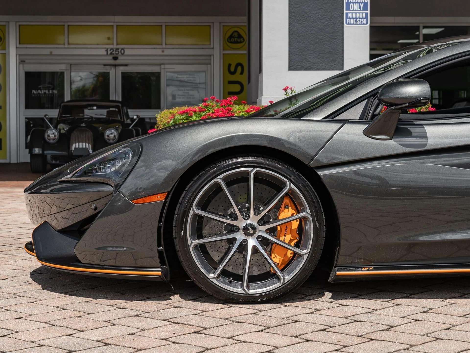 mph031_2347052072_Used_2019_Mc_Laren_570_GT_Coupe_1785532151_4f5e274a44