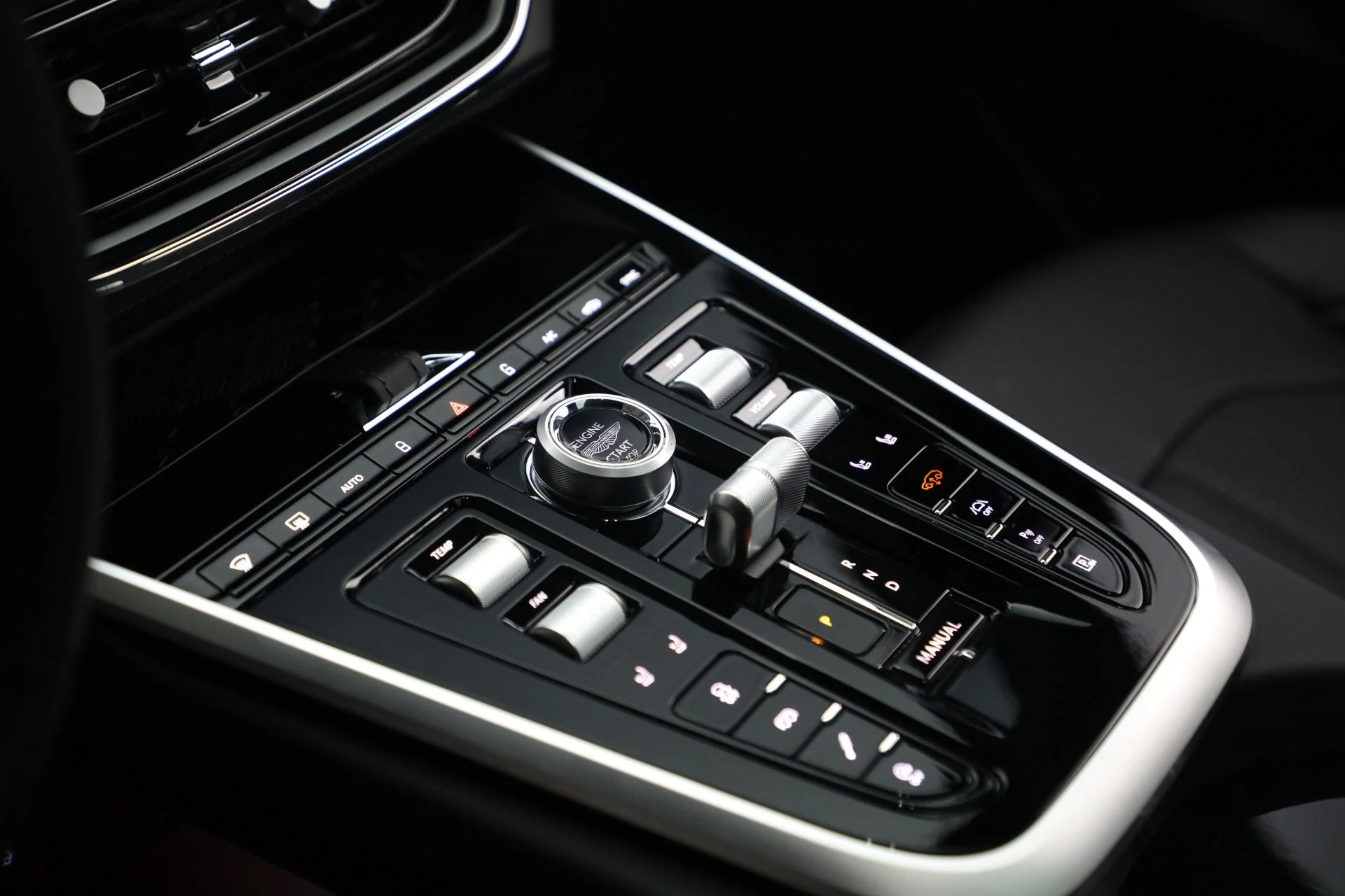 mph031_2347634741_New_2026_Aston_Martin_DBX_S_1771452344_55c5bfbf23