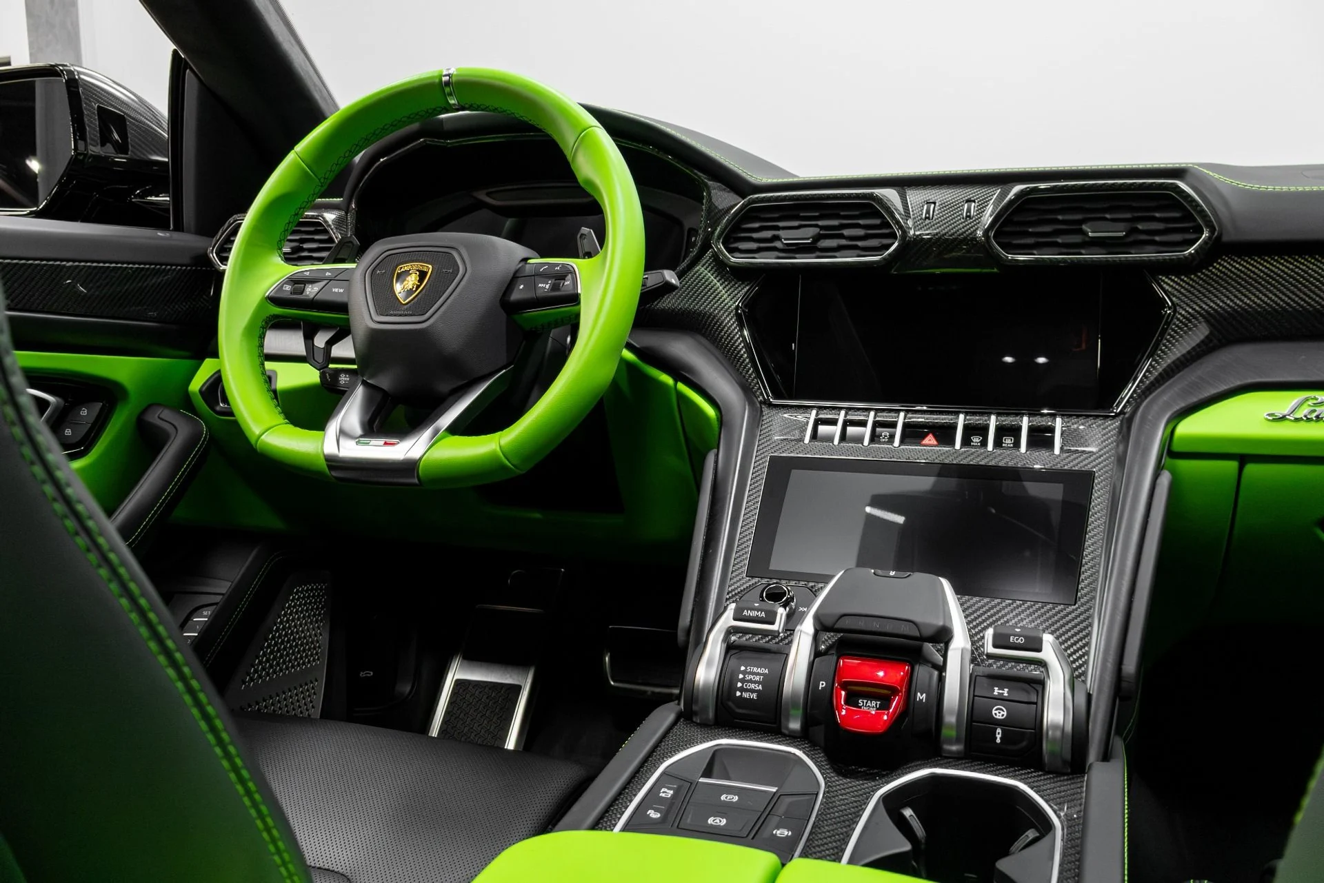 mph031_2363467433_Used_2022_Lamborghini_Urus_1771543126_7d462e5c74