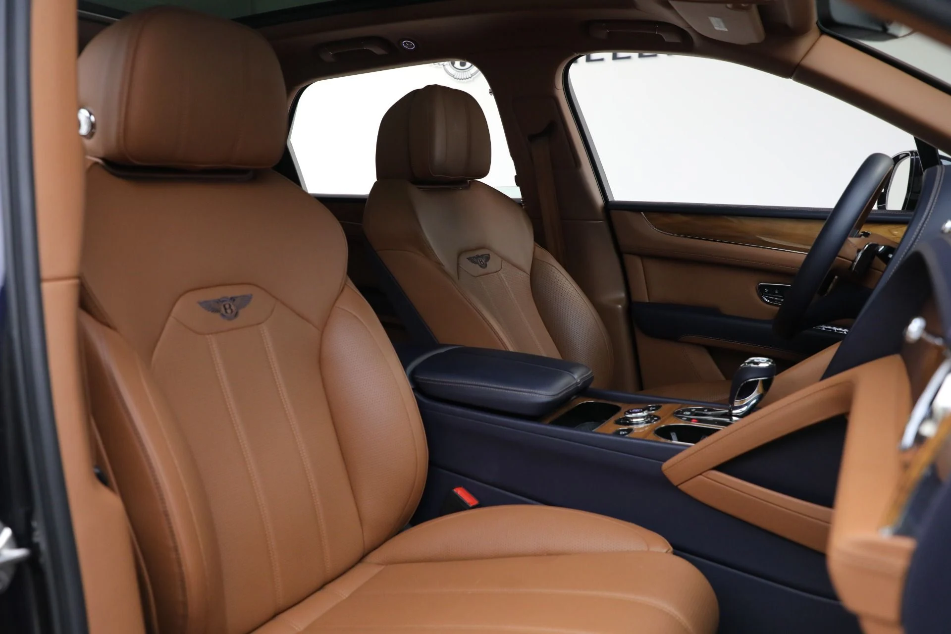 mph031_2369064298_Used_2021_Bentley_Bentayga_V8_2655b25042