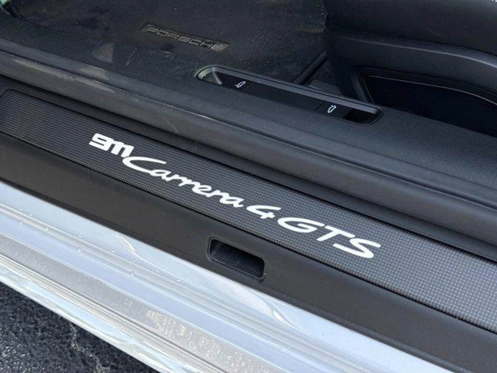 mph031_2378424002_tb_L3_UHV_1_n_AM_Gz8k54q_Cg5_L_Rw_DQ_d82fd185c9