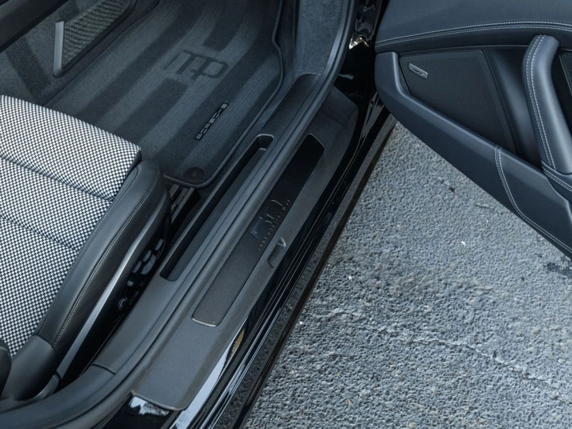 mph031_2386931911_05531f9d_3d20_40bb_b1b6_7c1e8e1766bc_44569da0db