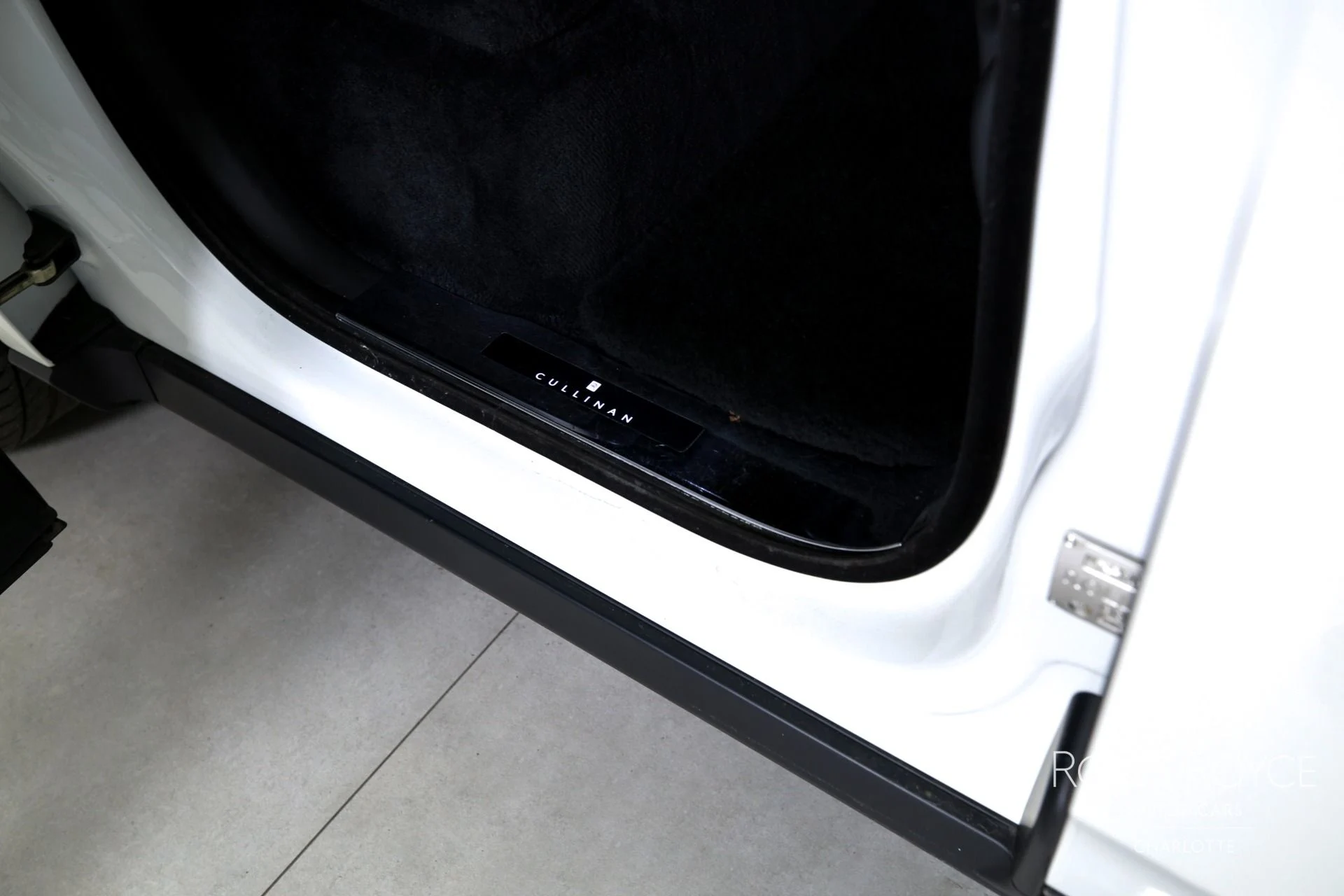 mph031_2387096261_Used_2019_Rolls_Royce_Cullinan_1771361502_0cd1dbc435