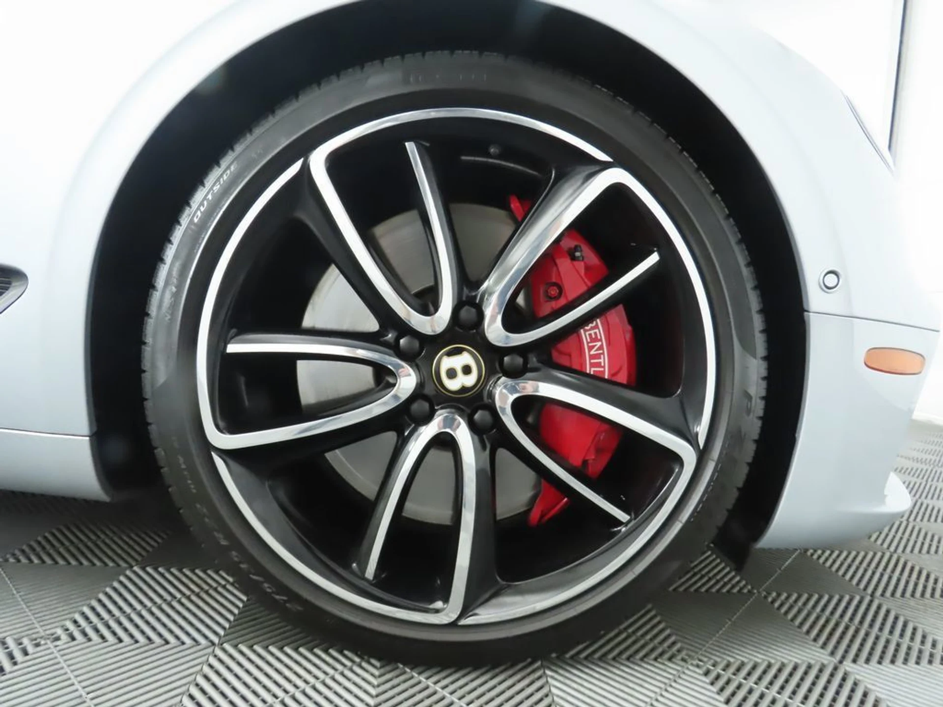 mph031_2396698119_used_2020_bentley_continental_gtv8coupe_8119_22903979_32_1024_114862ee14