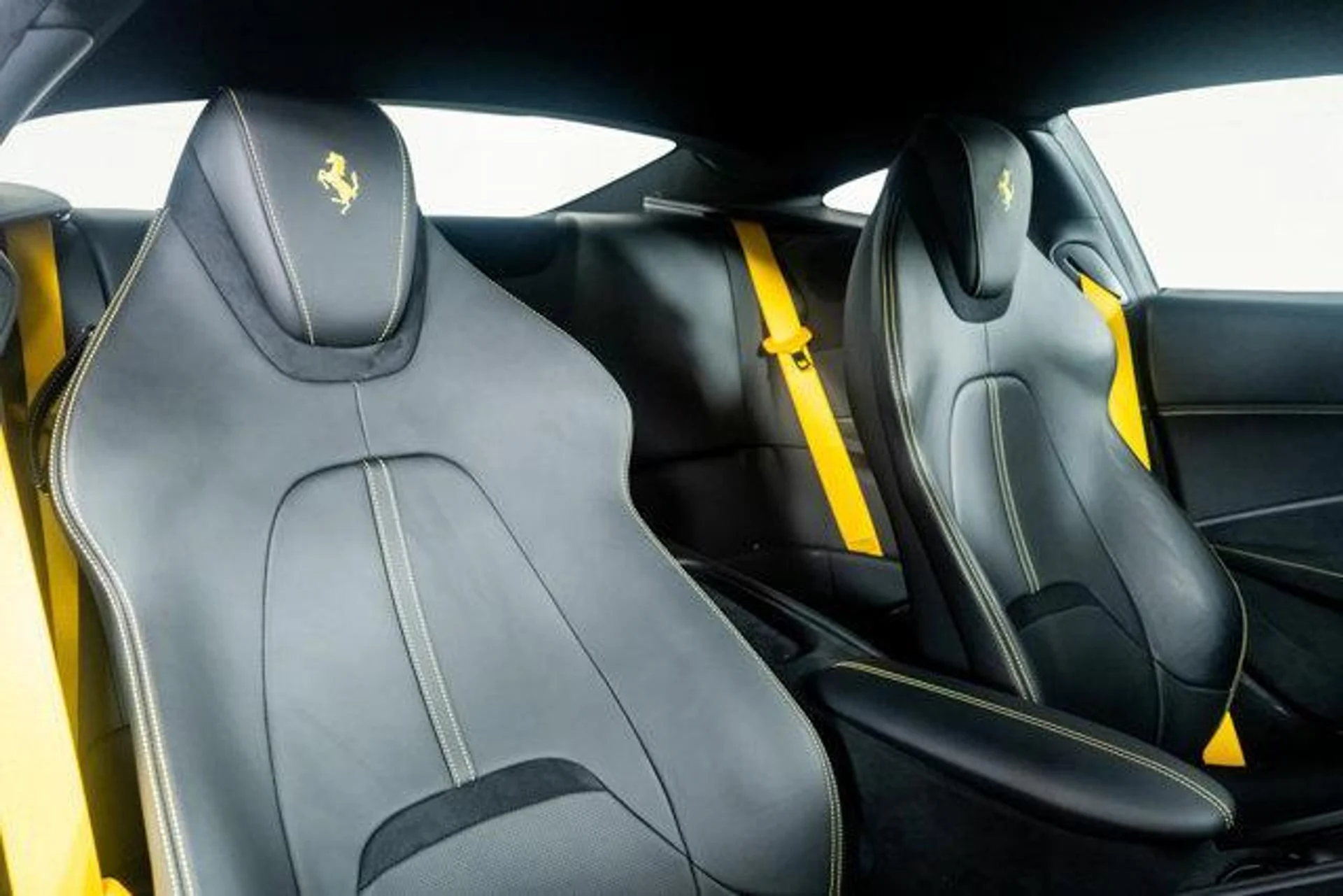 mph031_2408551380_Ur5y1_Y_Ols_W4_H_Os8r_W_Pr_Yv2_Psc_II_f125e82a9d